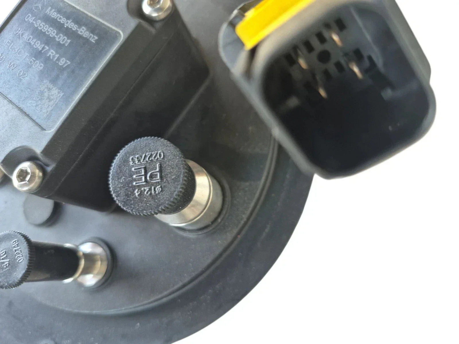 0435959001FIT Genuine Freightliner DEF Diesel Exhaust Fluid Header