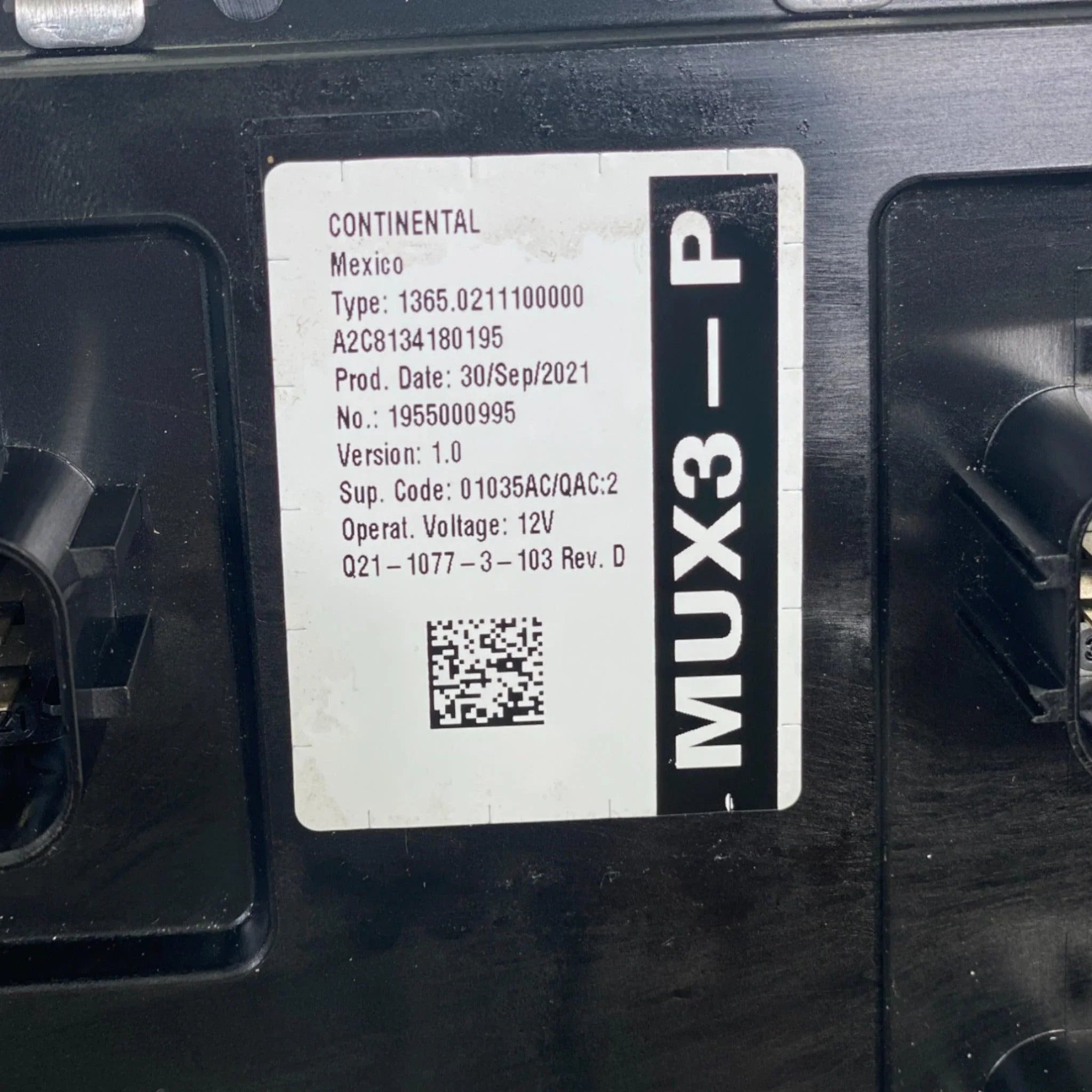 Q21-1077-3-103 Genuine Paccar Control Chassis Module