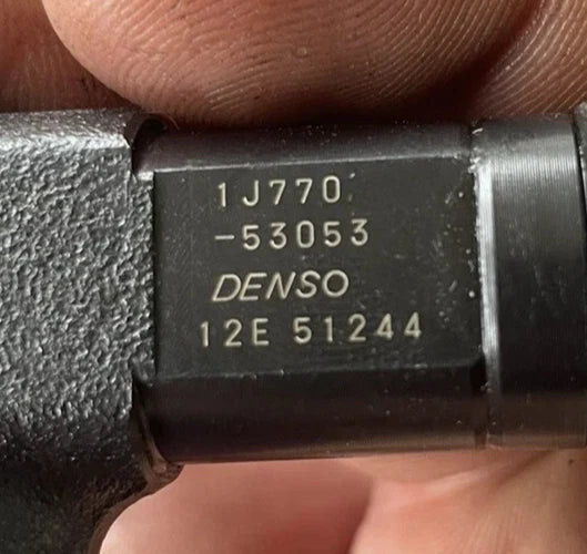 1J770-53053 Genuine Denso Fuel Injector Set Of 4