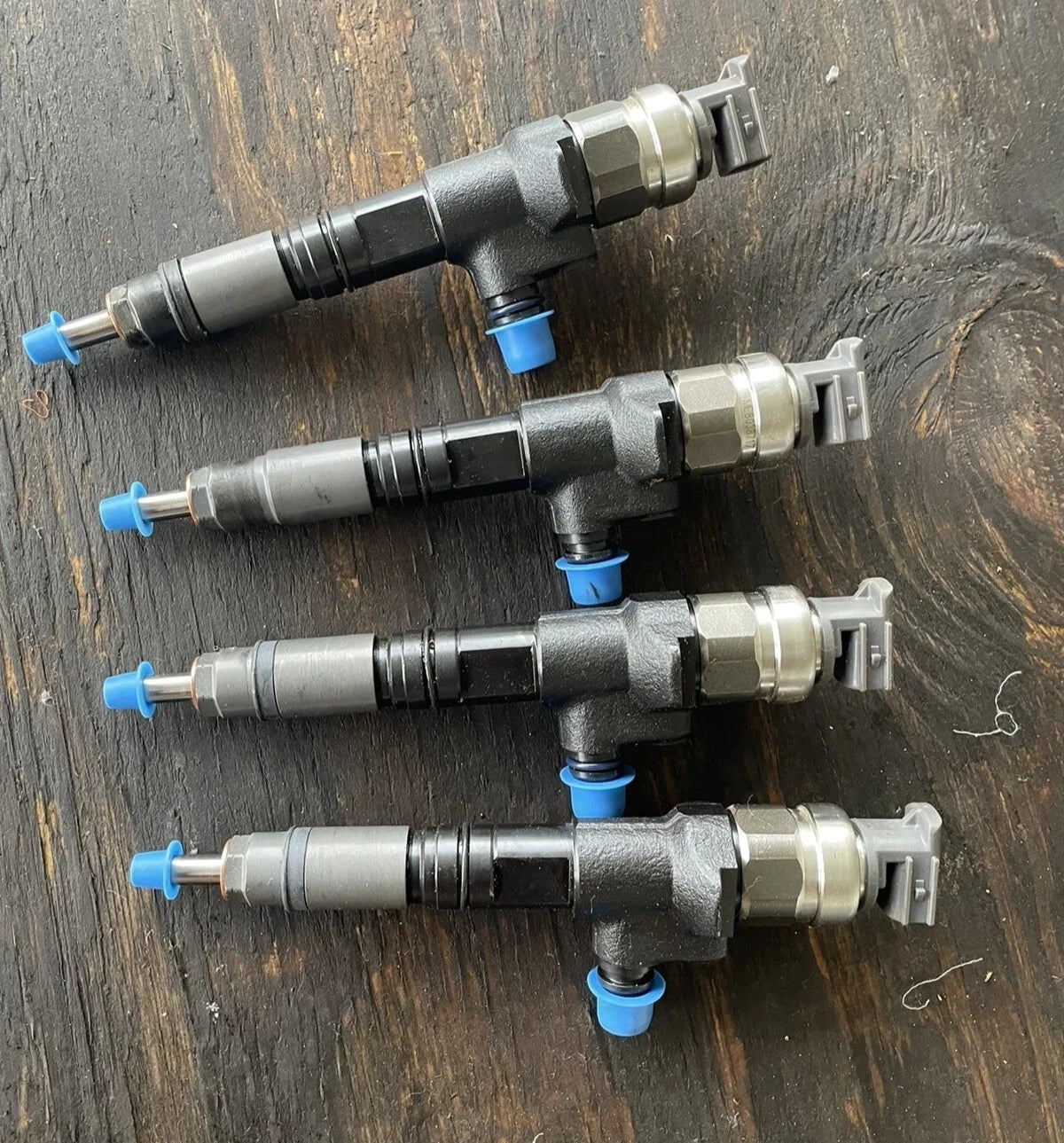 1J770-53053 Genuine Denso Fuel Injector Set Of 4