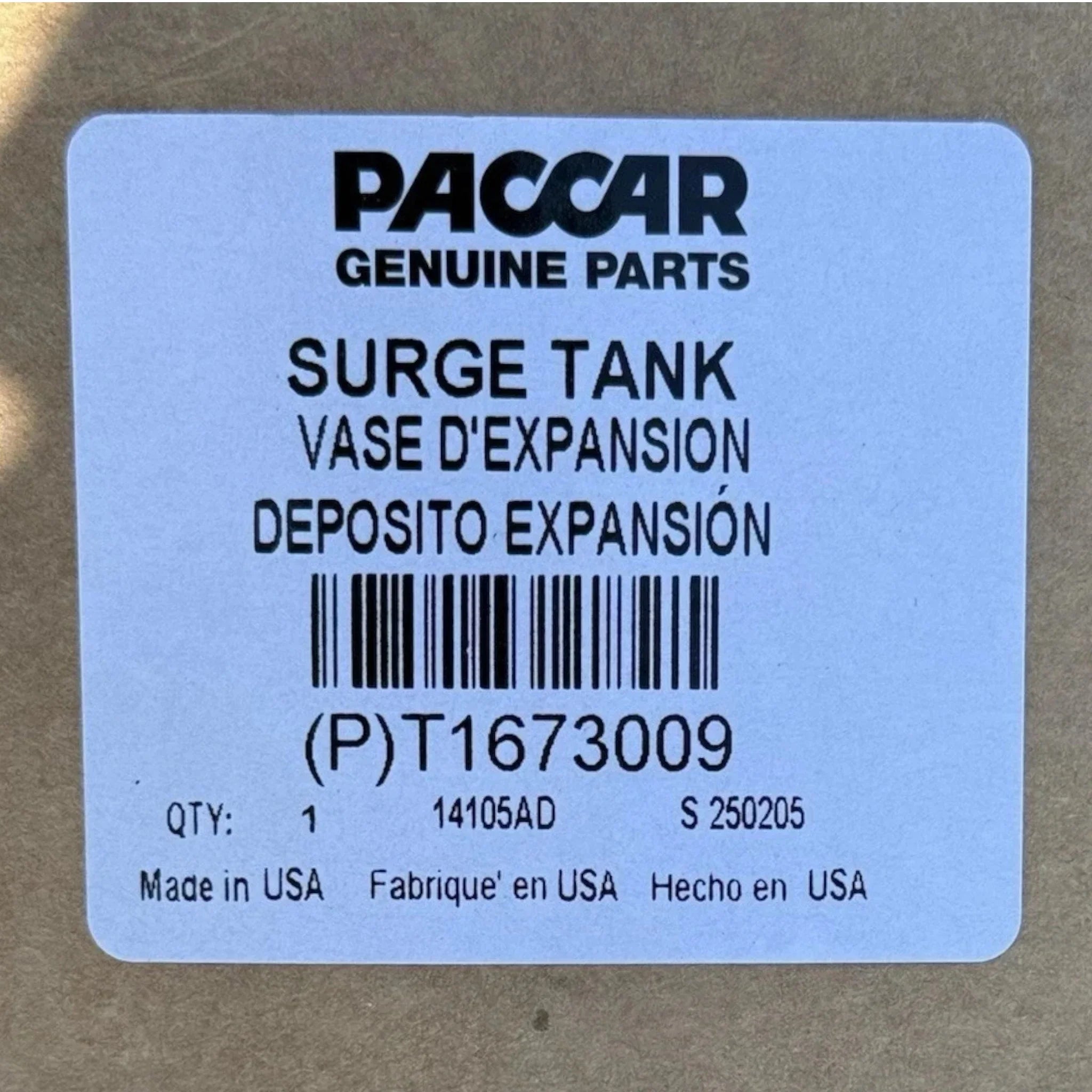 T1673009 Genuine Paccar Radiator Surge Tank