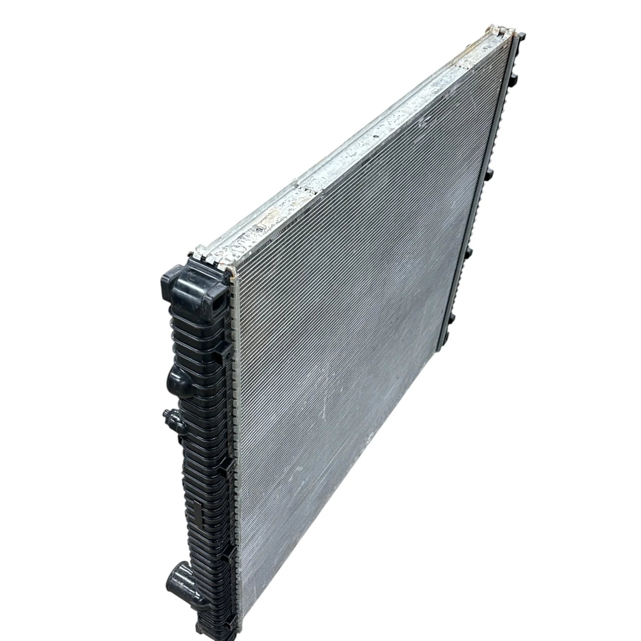 0534049001 Genuine Freightliner Radiator