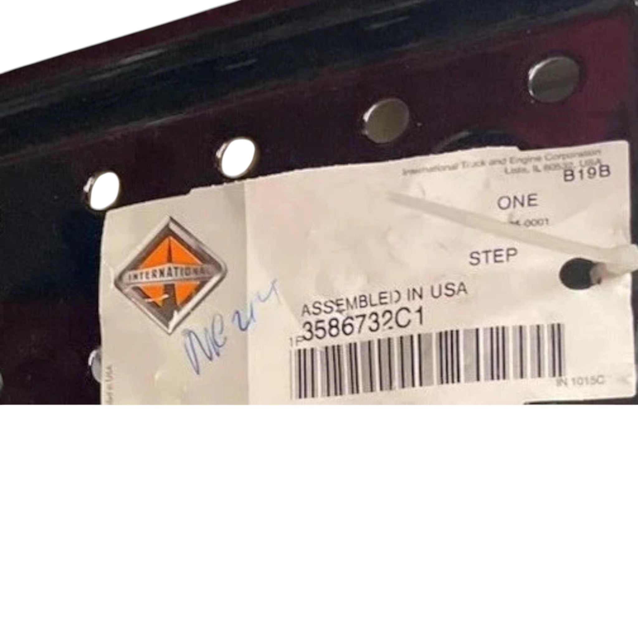3586732C1 Genuine International Fuel Tank Step
