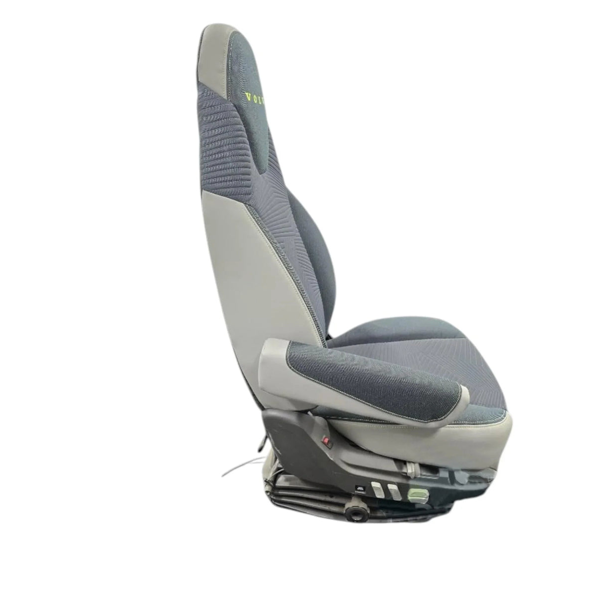 24524608 Genuine Mack Seat - Truck To Trailer