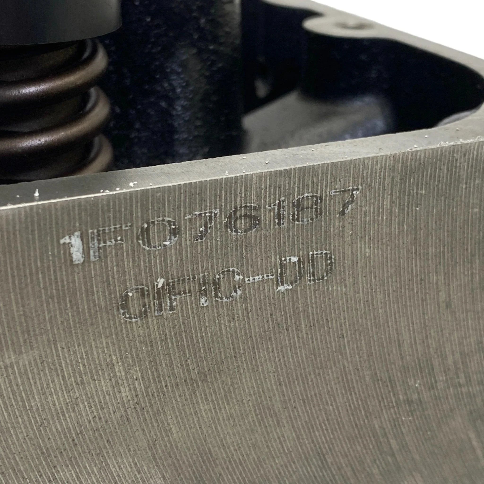 911560C Genuine GM Engine Cylinder Head Assembly