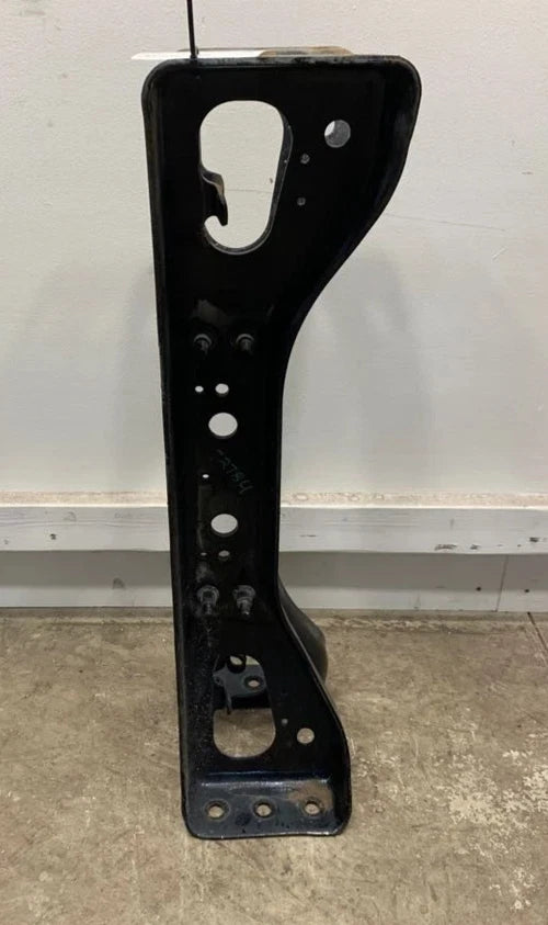 1664609C2 Genuine International Frame Crossmember