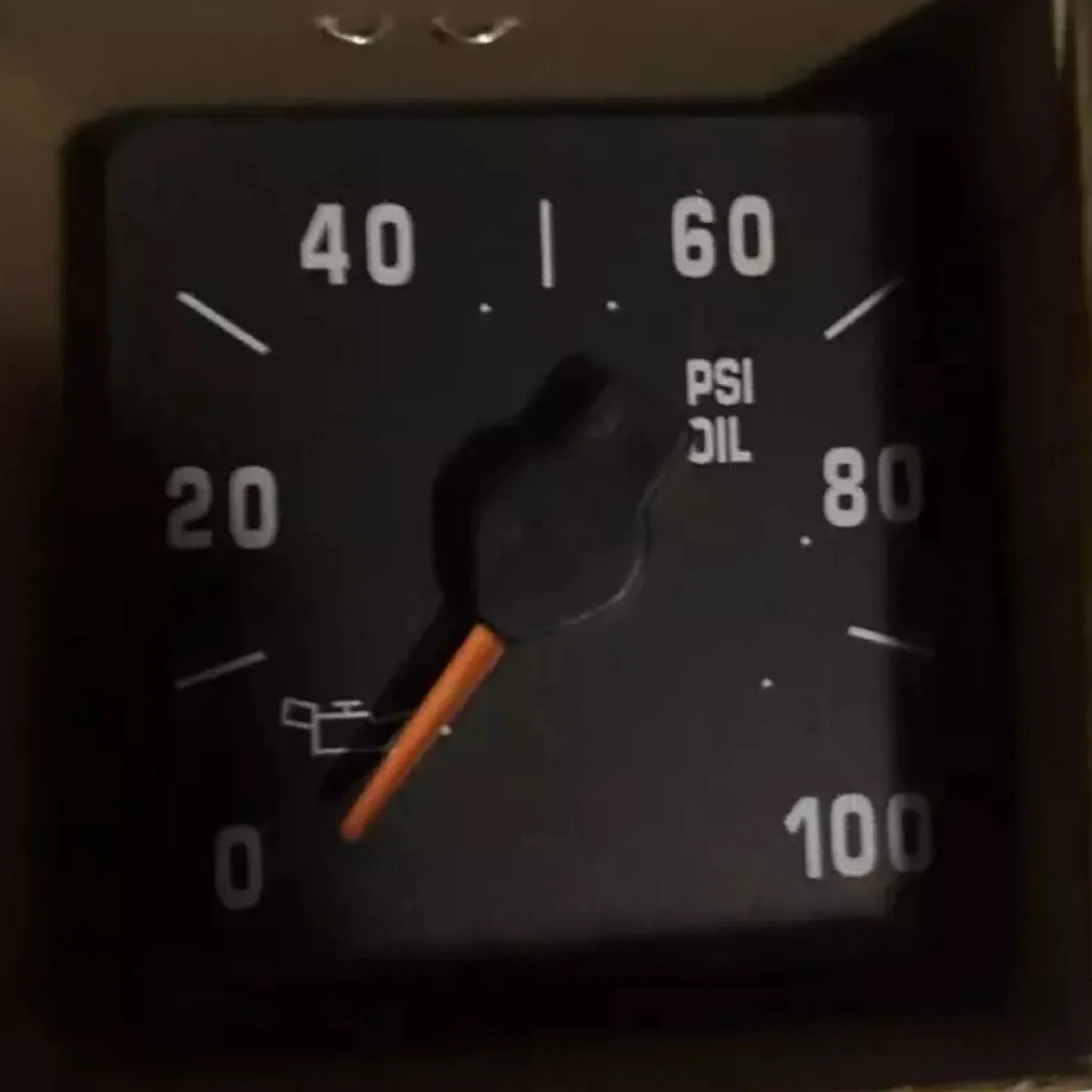 1690258C1 Genuine International Engine Oil Pressure Gauge