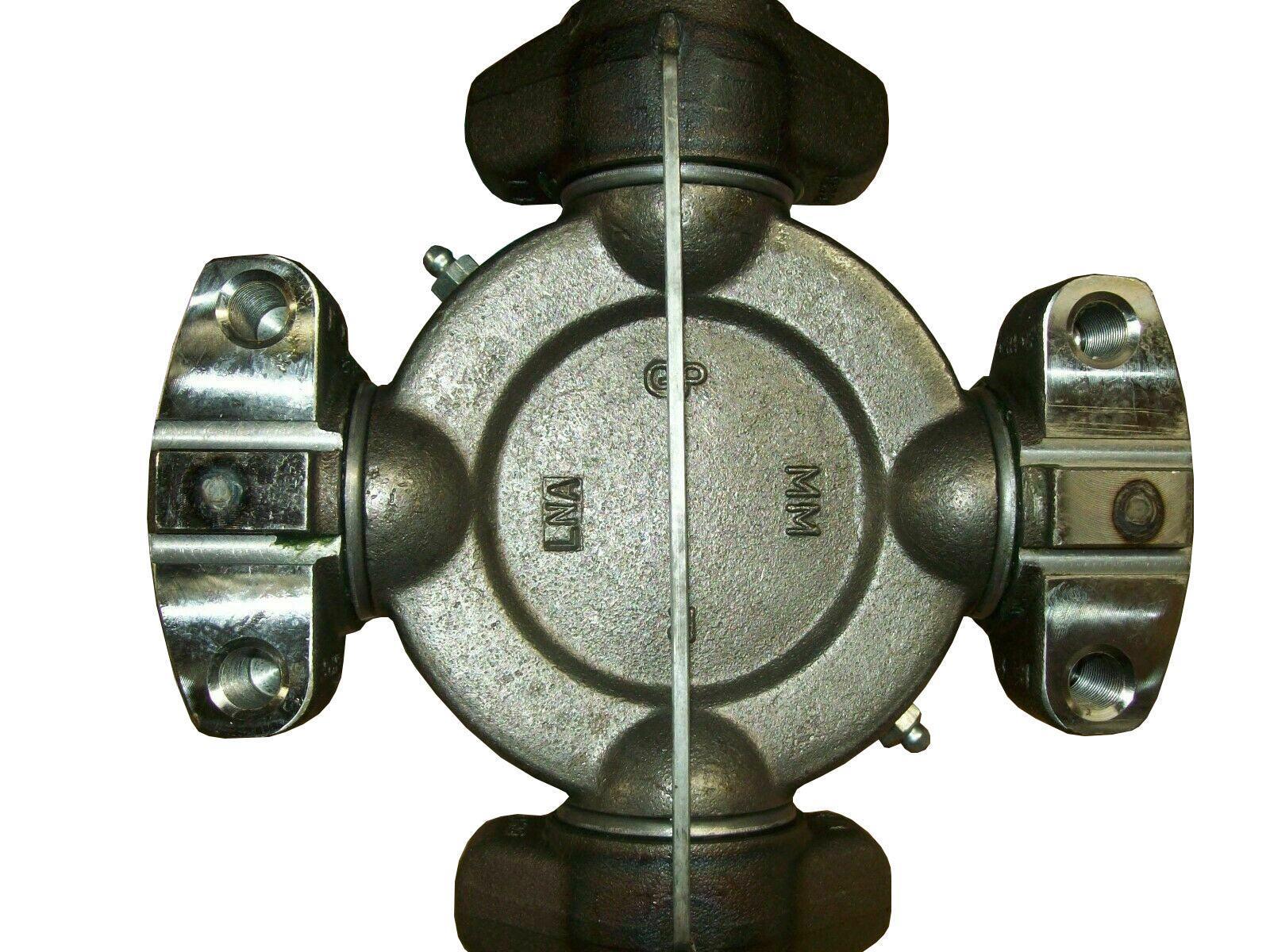 1698754C91 Genuine International U-Joint Kit