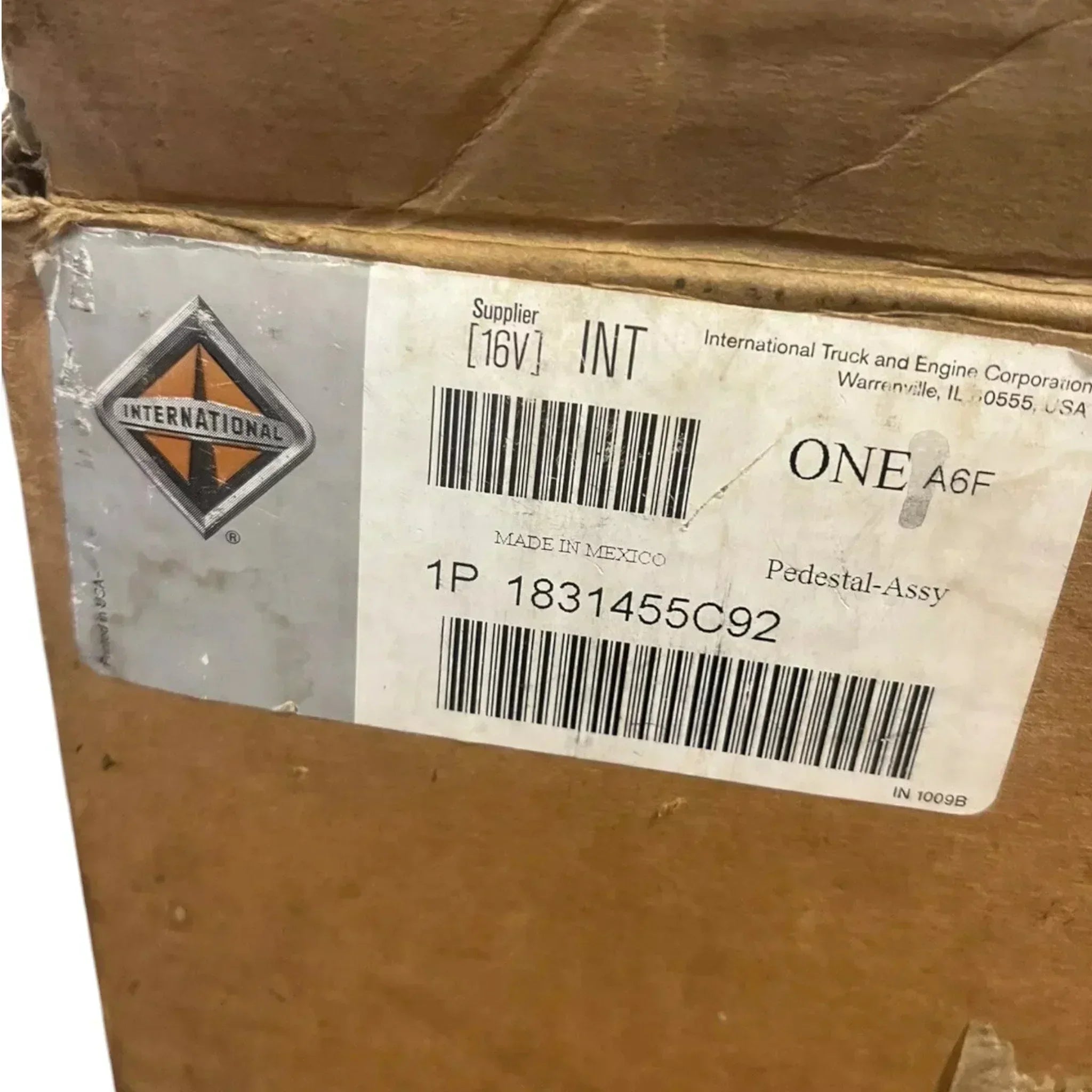 1831662C92 Genuine International Pedestal Assembly