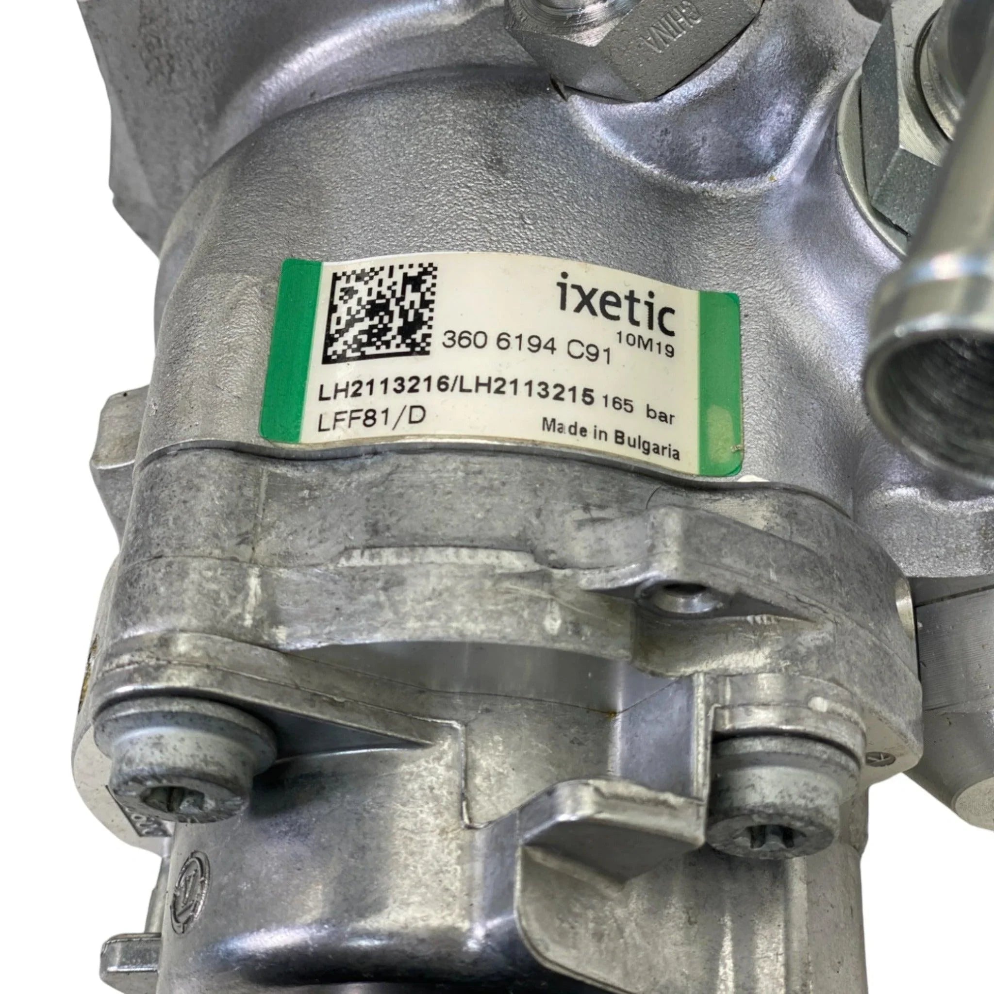 1832243C91 Genuine International Power Steering Pump Assembly