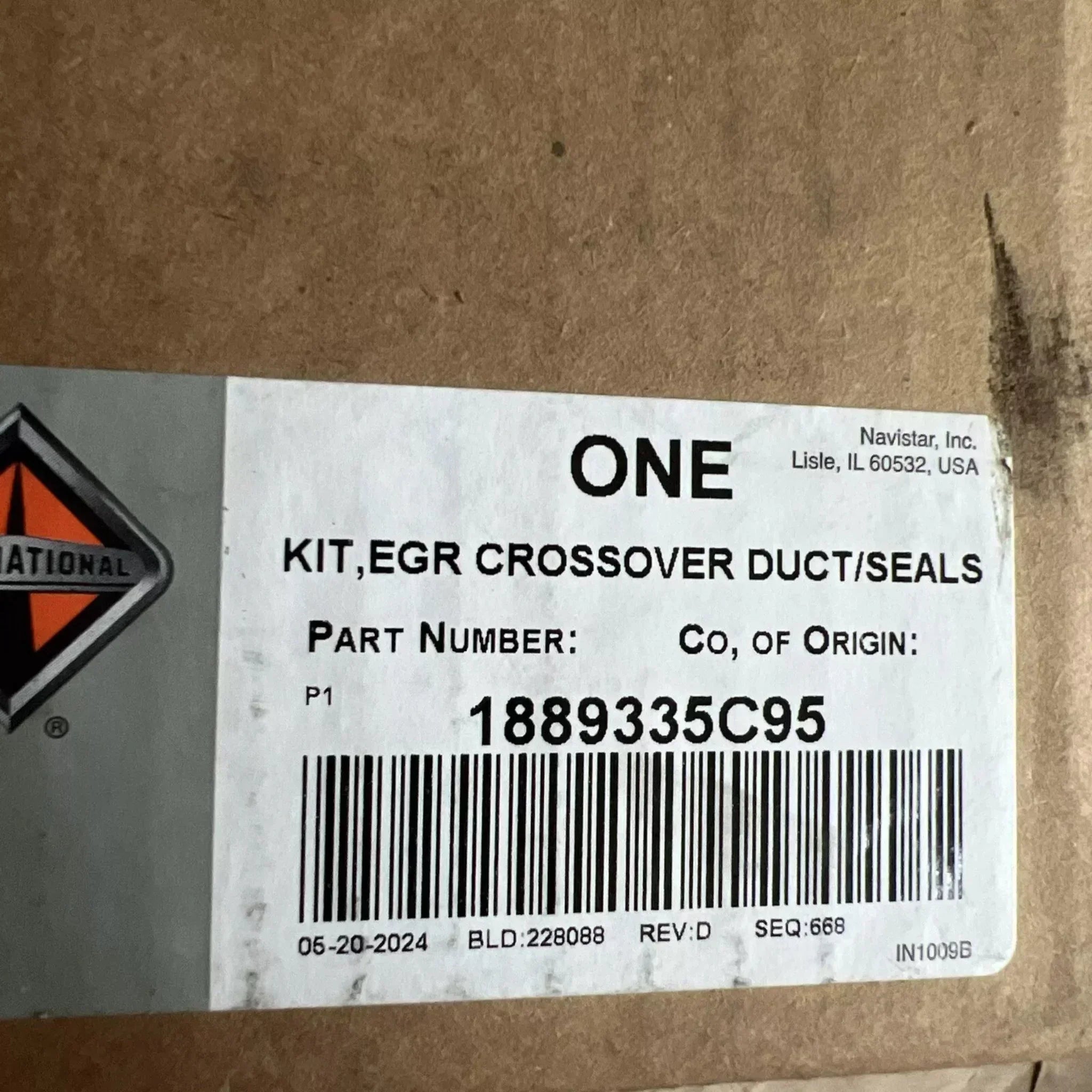 1885963C1  Genuine International EGR Crossover Duct