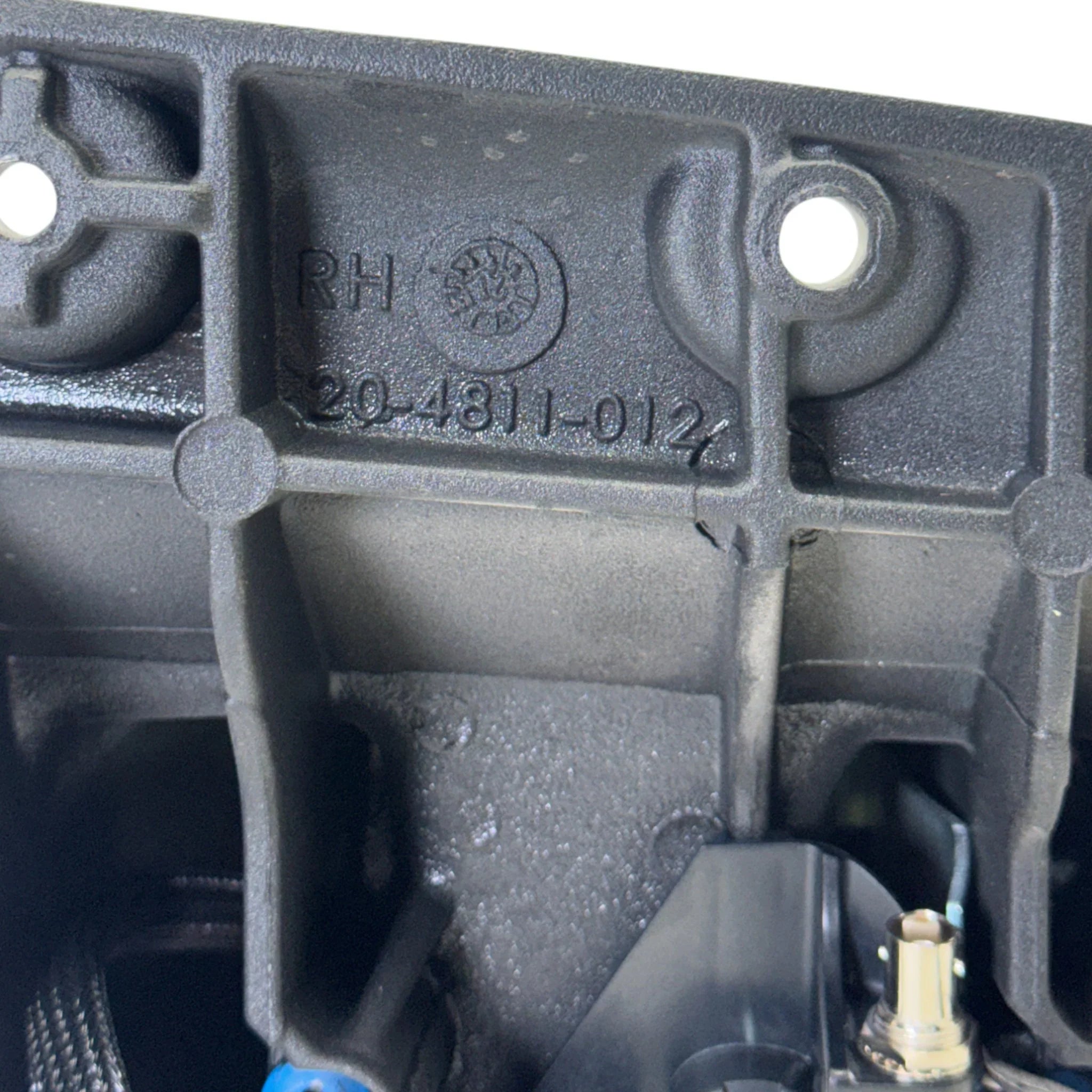 204811012 Genuine Paccar Right Side Mirror Bracket