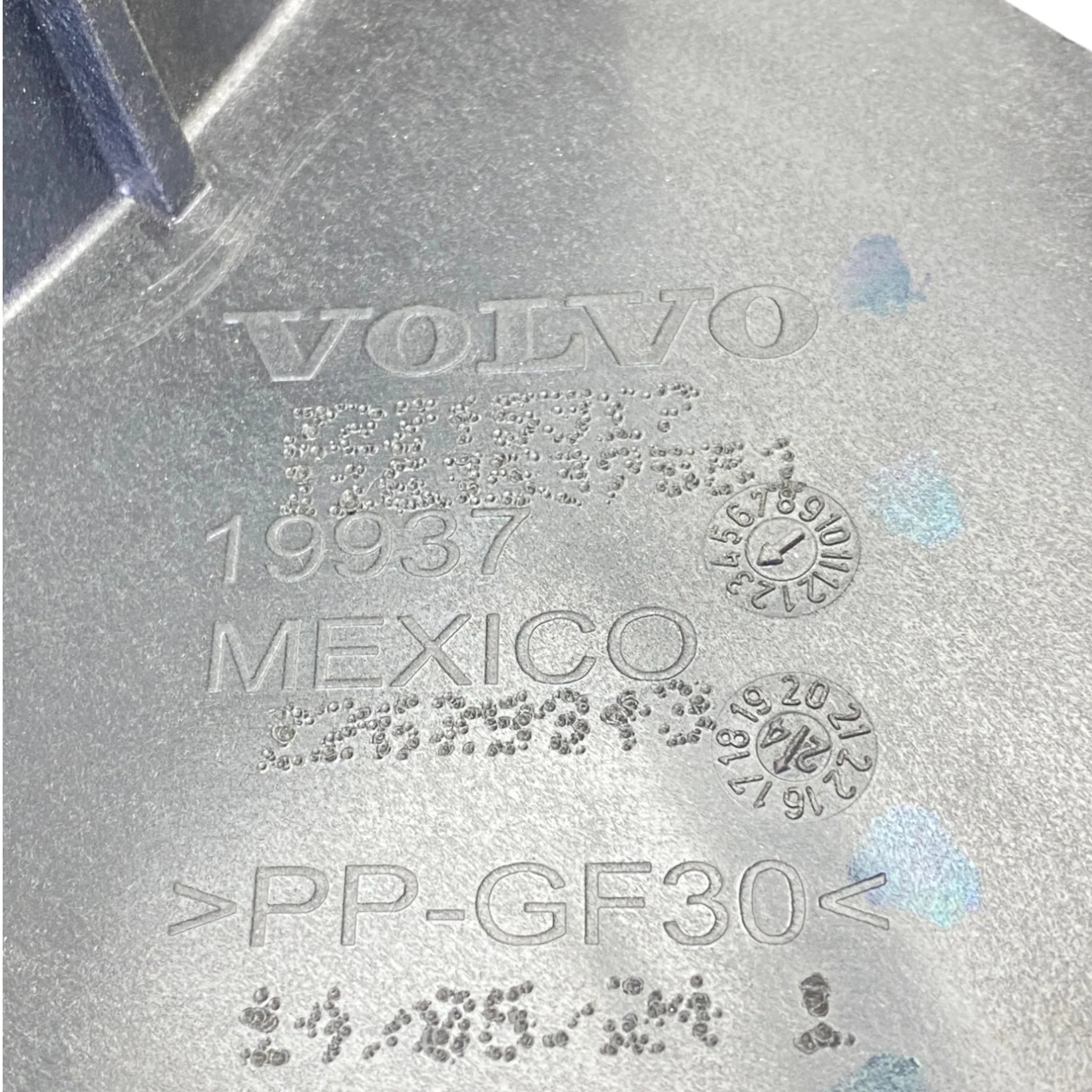 20877860 Genuine Volvo Air Cleaner