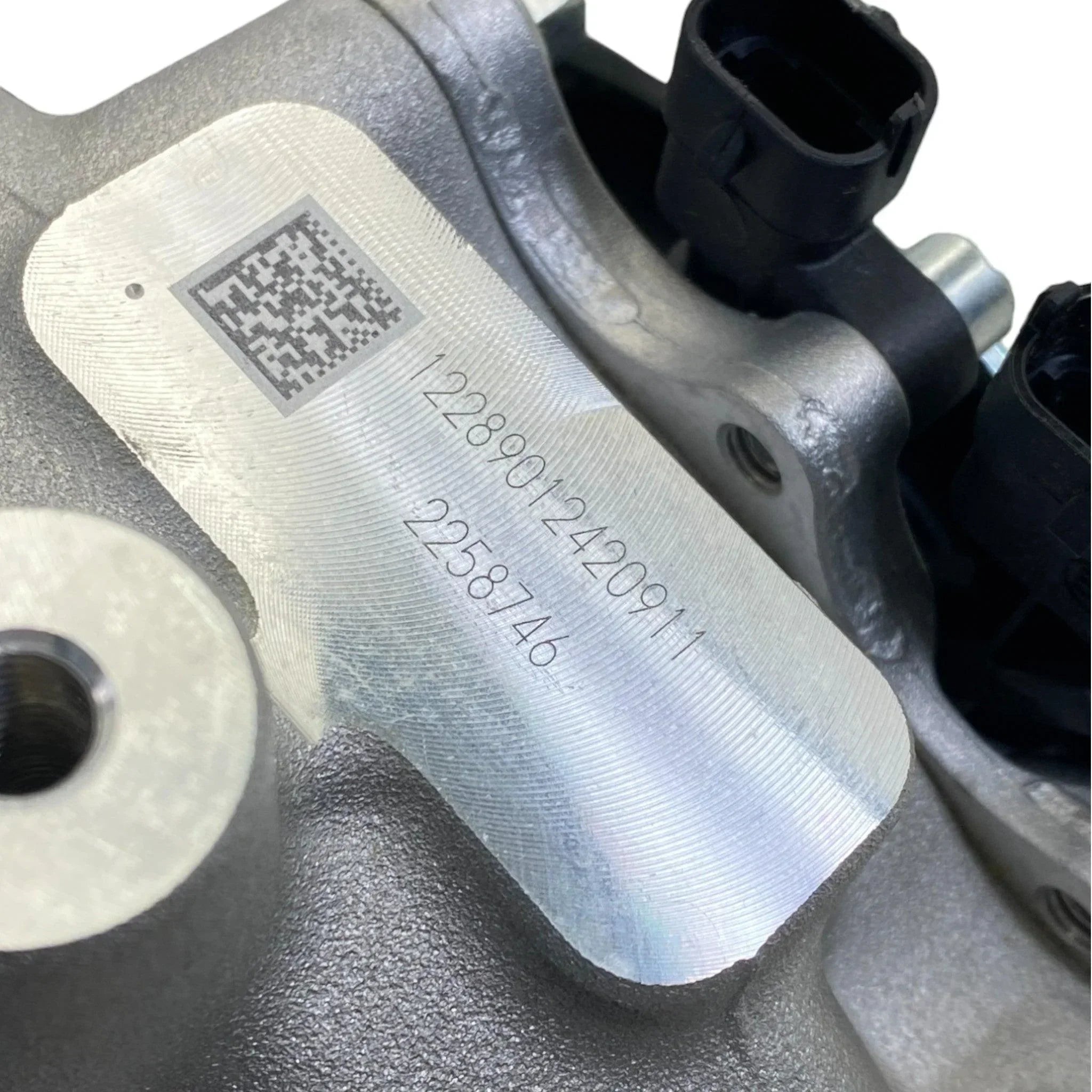 2258746PE Genuine Paccar Coolant Pump Assembly