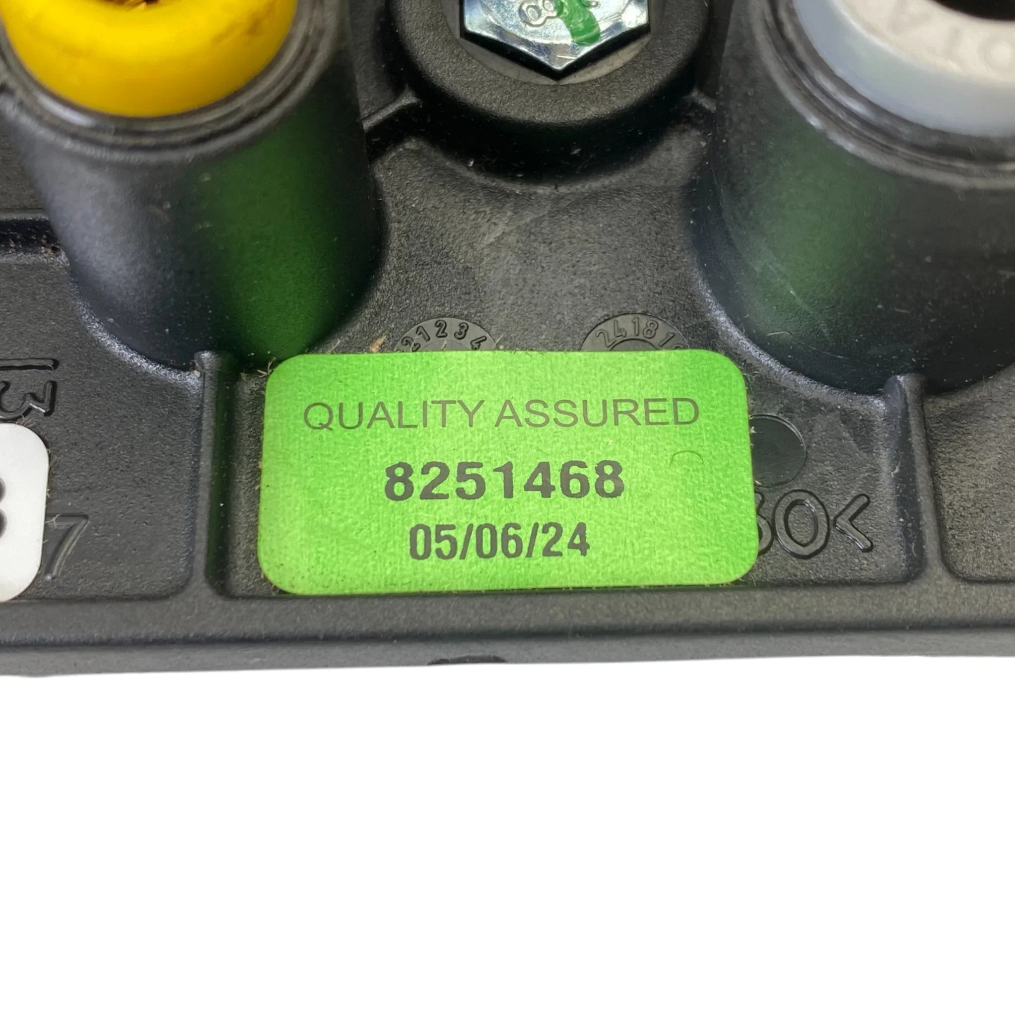 22646257 Genuine Volvo A/C Air Manifold