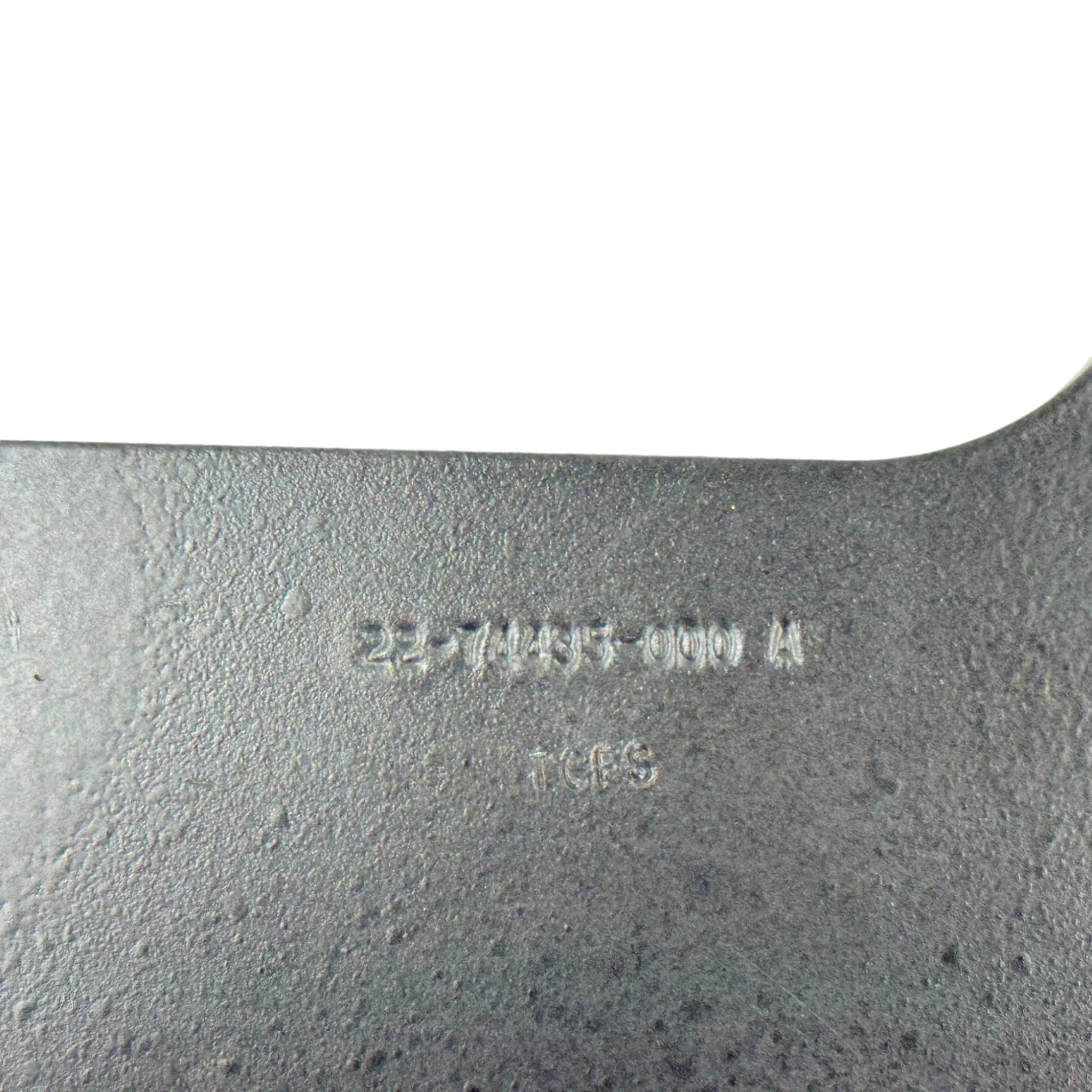 2274435000 Genuine Freightliner Side Step Bracket