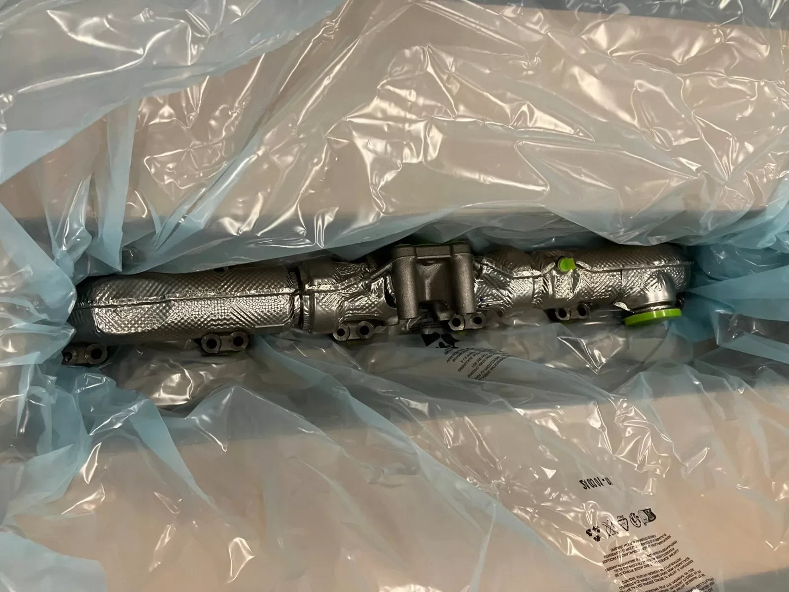 2440218PE Genuine Paccar Exhaust Manifold Assembly