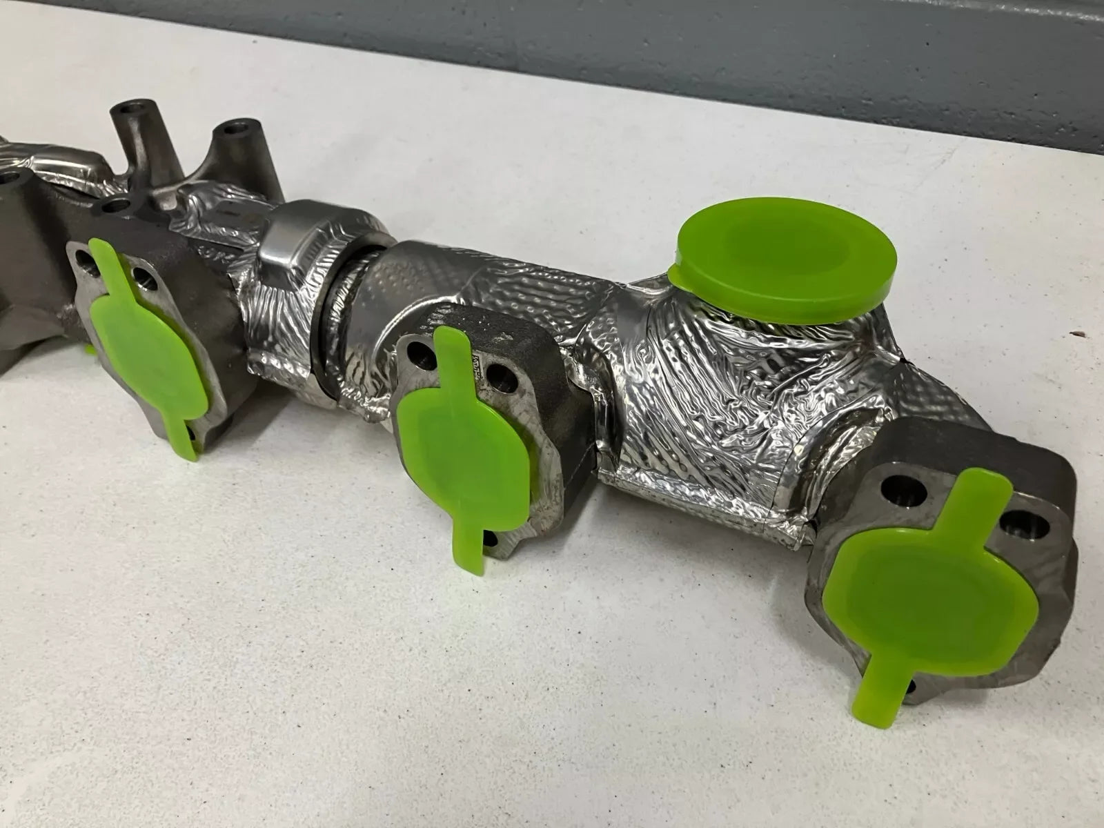 2440218PE Genuine Paccar Exhaust Manifold Assembly