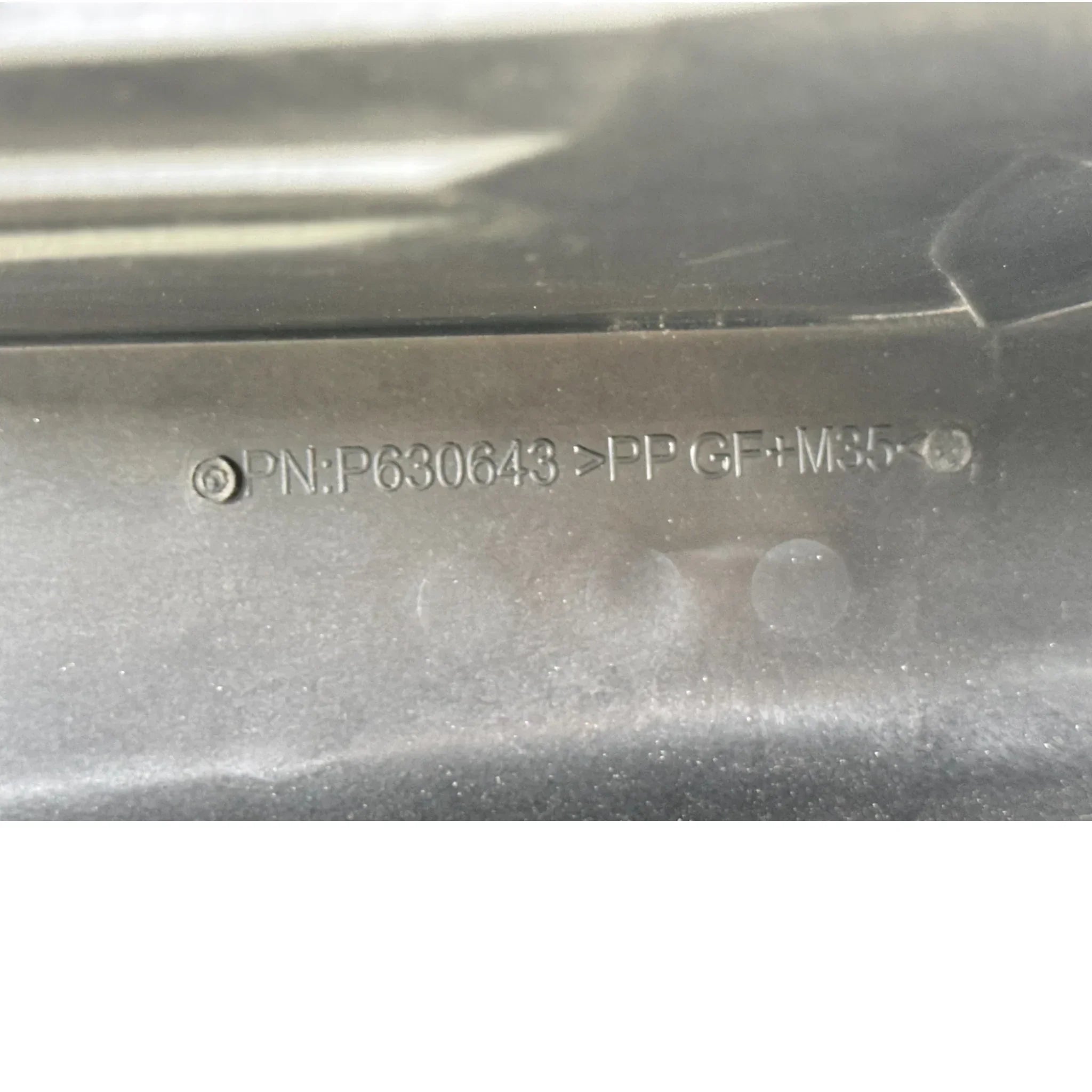 2515574C1 Genuine International Cover Air Cleaner