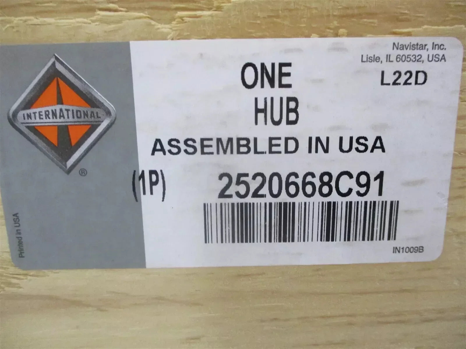 2520667C91 Genuine International Front Disc Wheel Hub