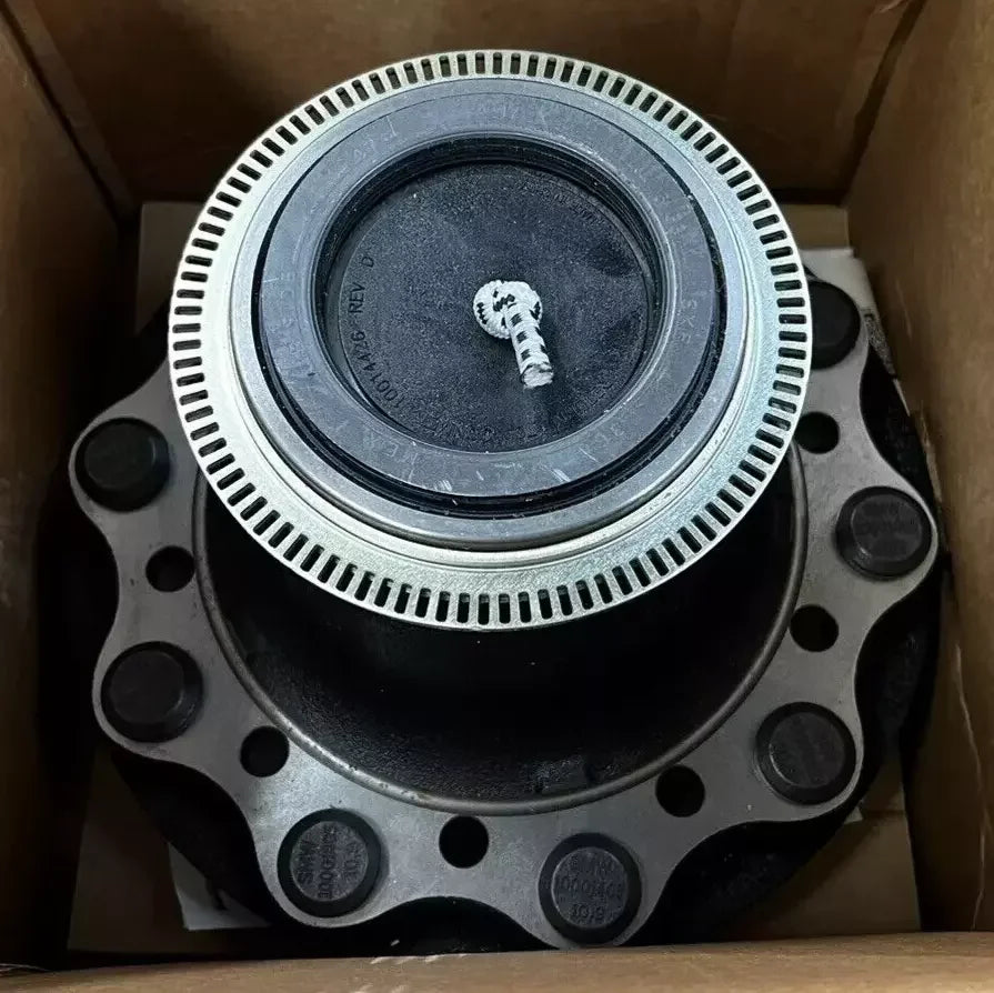 2520667C91 Genuine International Front Disc Wheel Hub