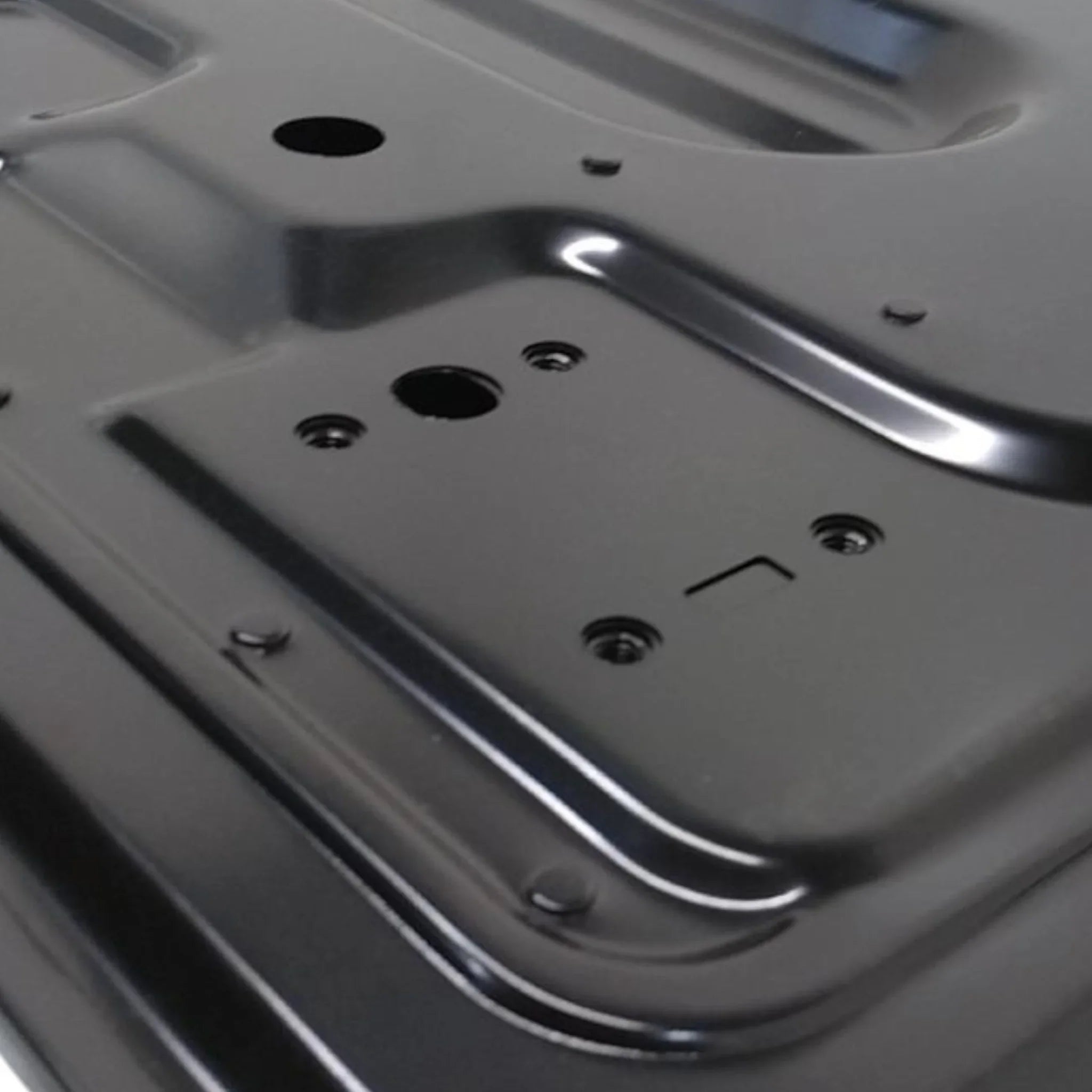 21453680 Genuine Mack Trunk Lid - Truck To Trailer