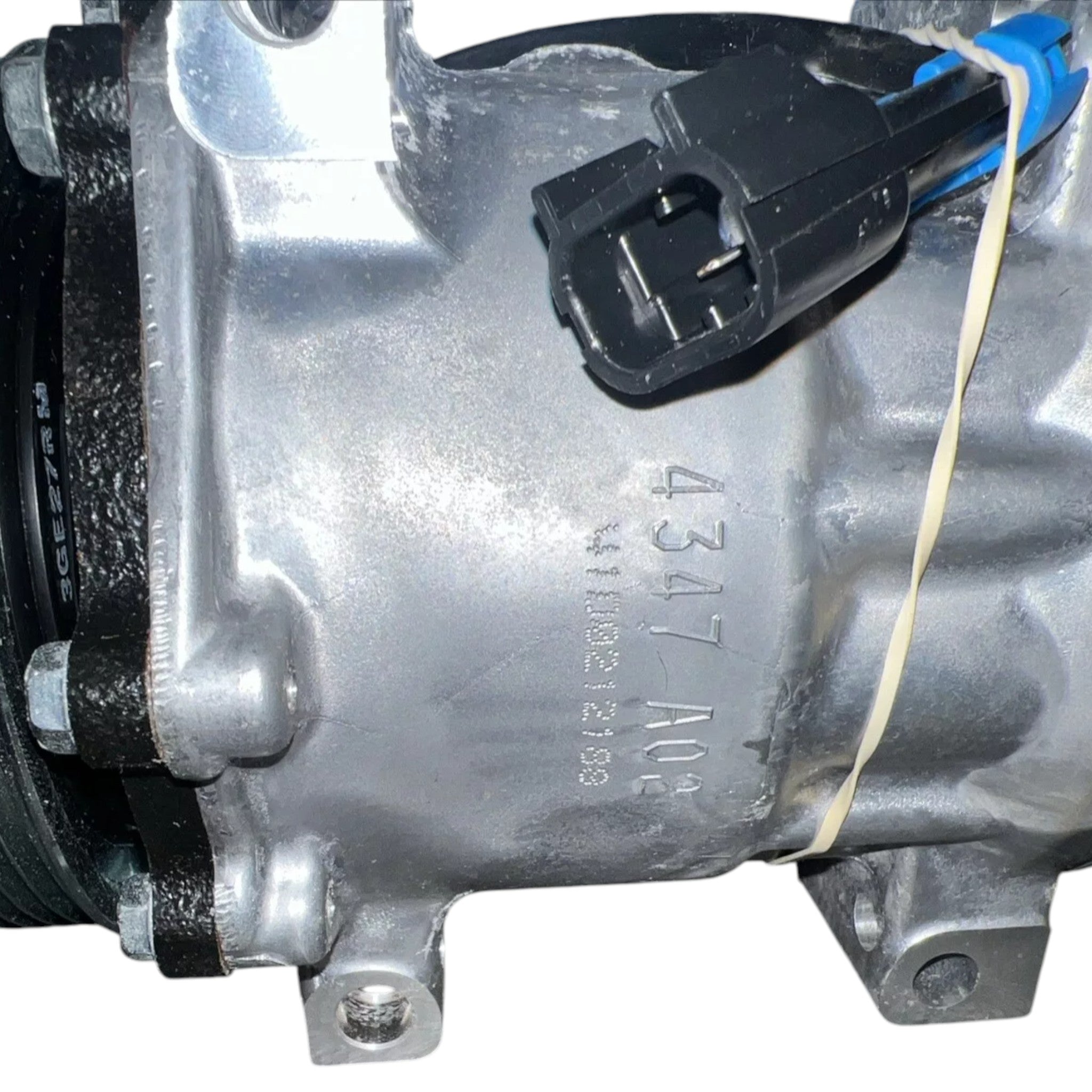 3302390 Genuine International A/C Compressor