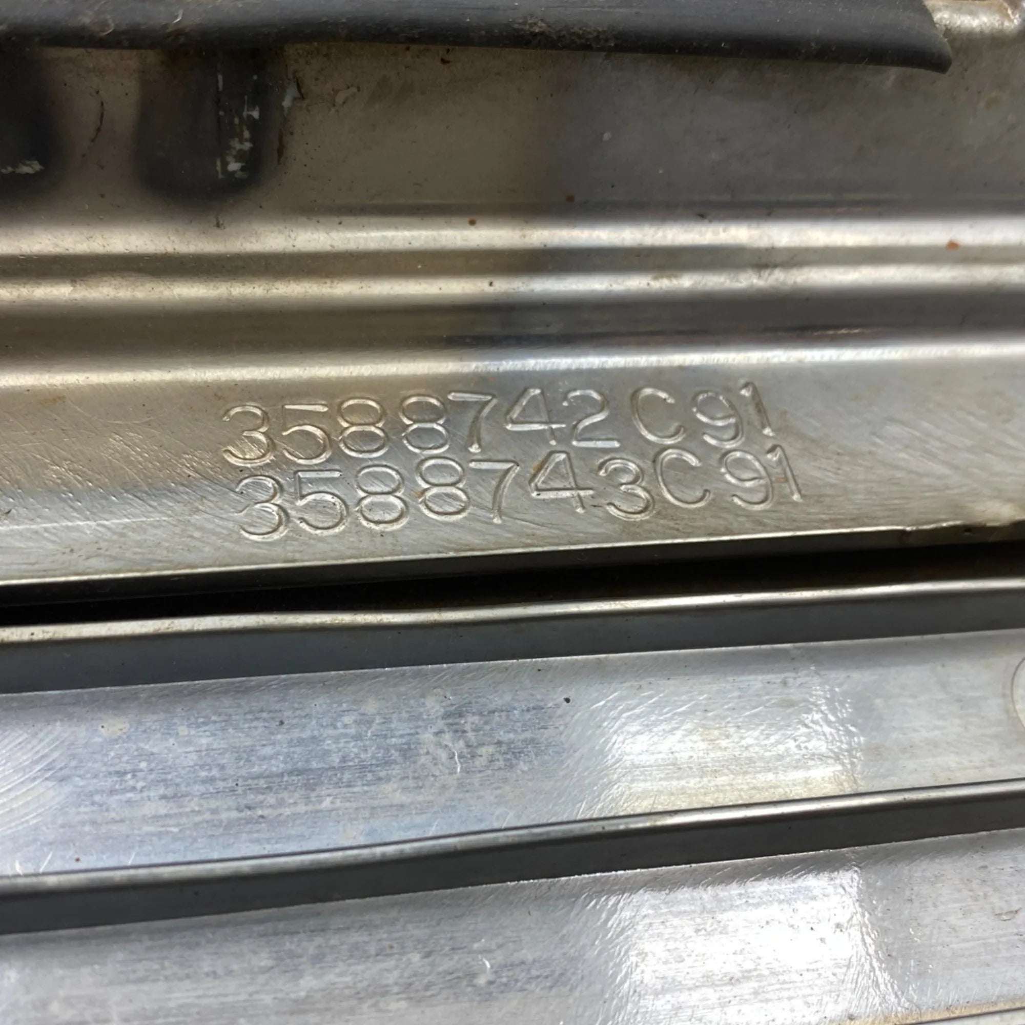 3579745C91 Genuine International Grille