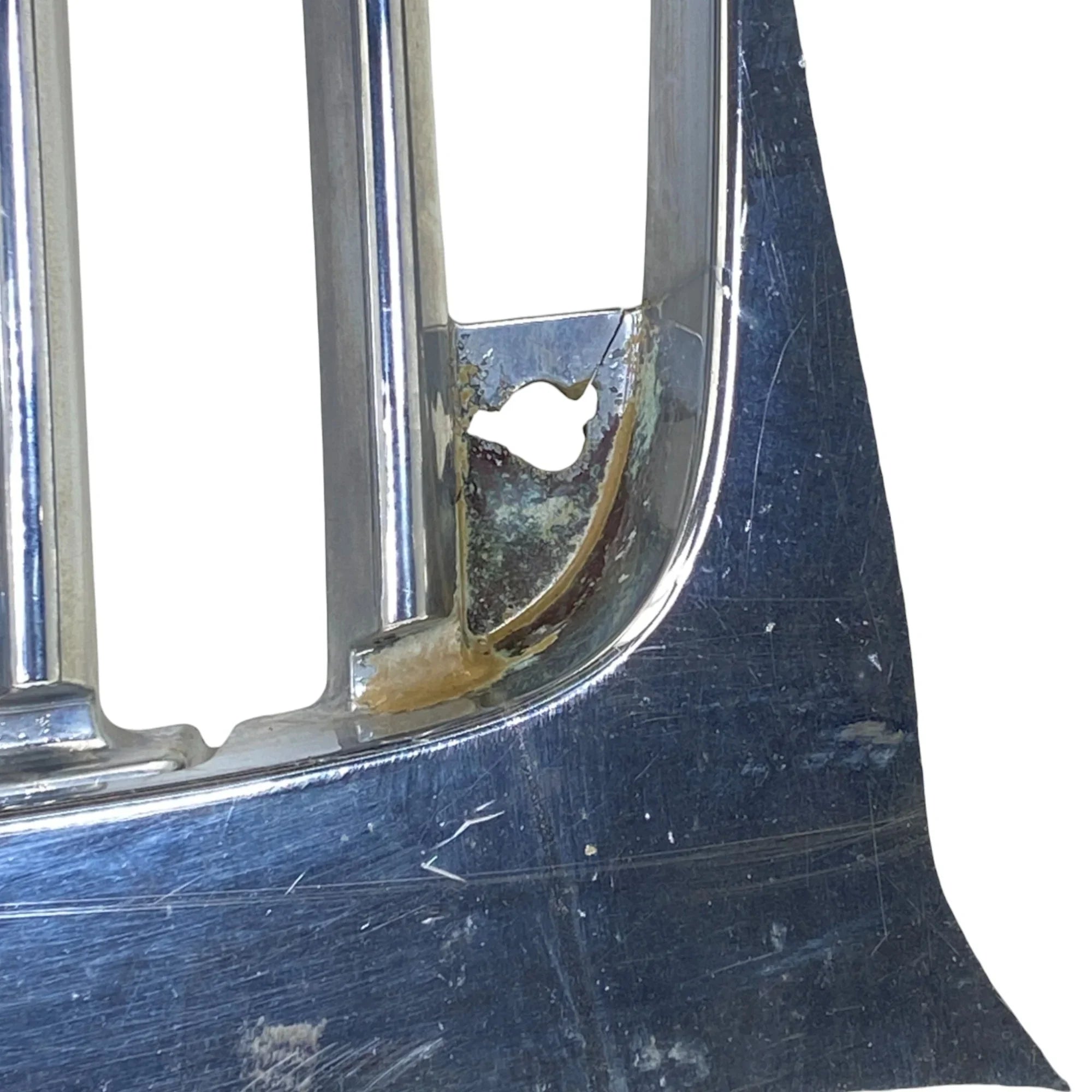 3579745C91 Genuine International Grille