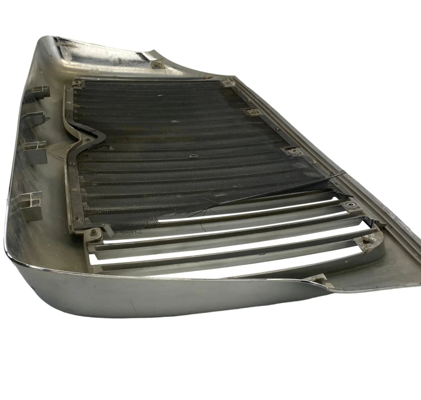 3579745C91 Genuine International Grille