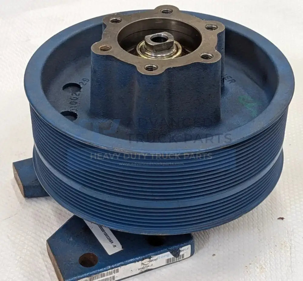 3822660C92 Genuine International Pulley Fan Hub Assembly