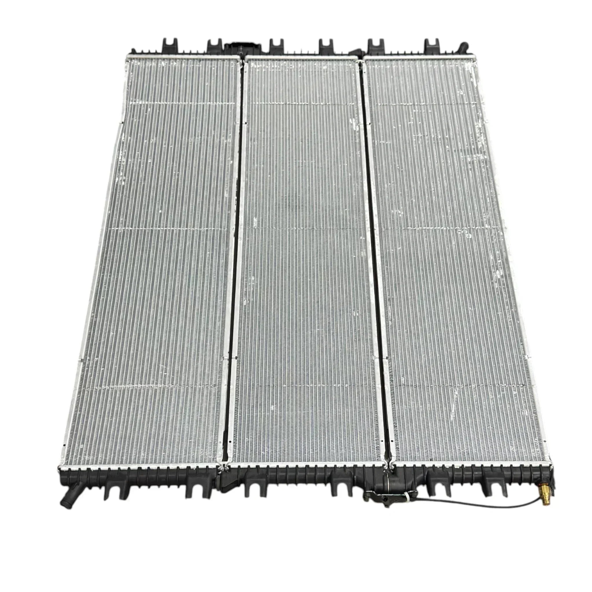 3852265F95 Genuine International Radiator
