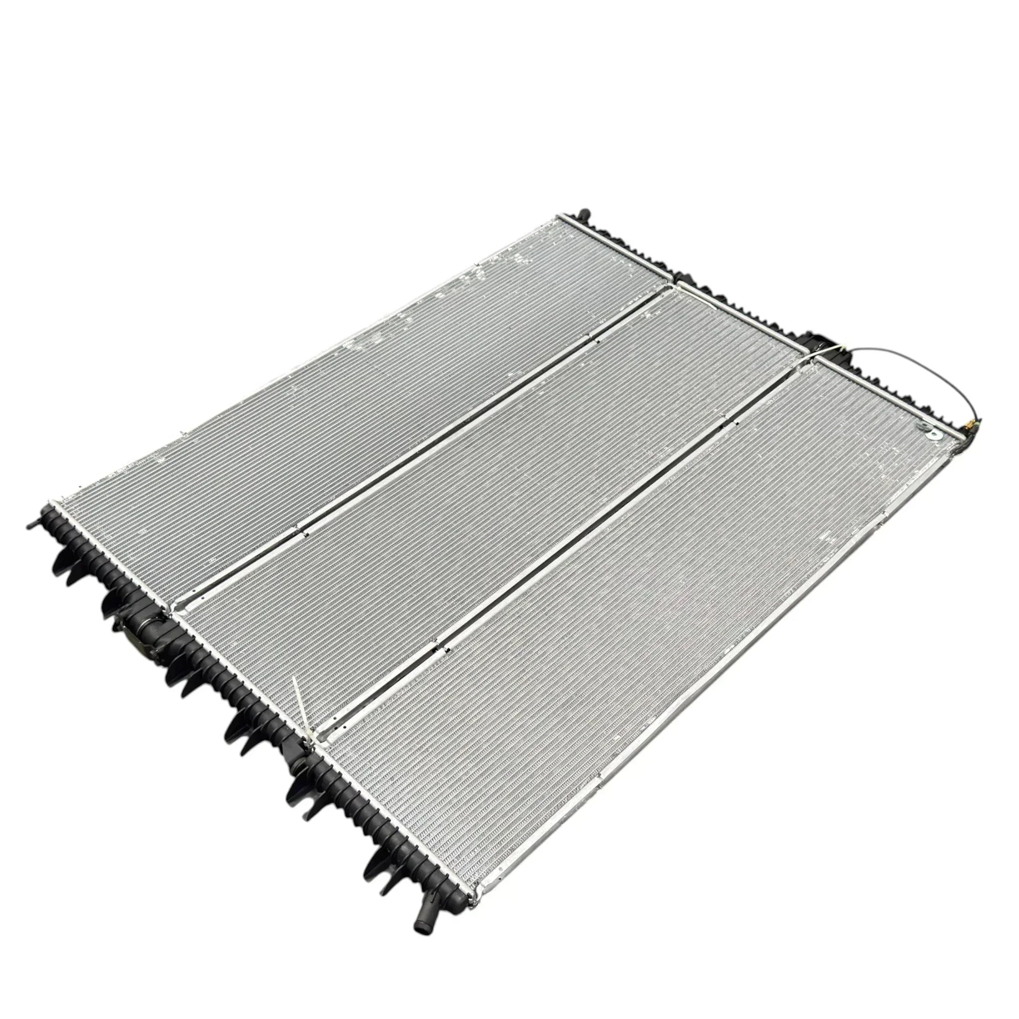 3852265F95 Genuine International Radiator