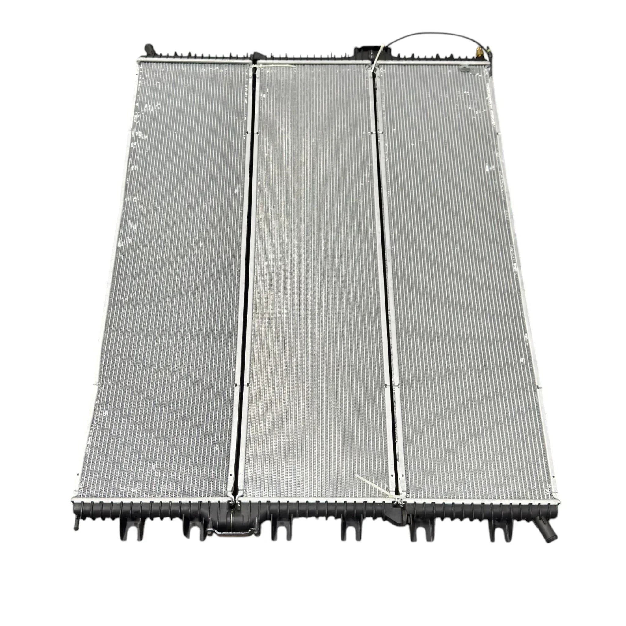 3852265F95 Genuine International Radiator