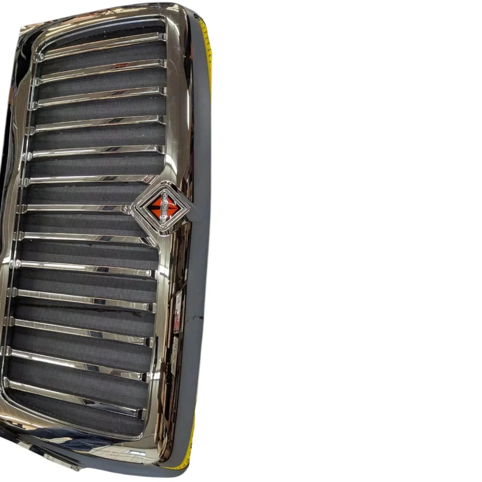 3933938C91 International Chrome Grille