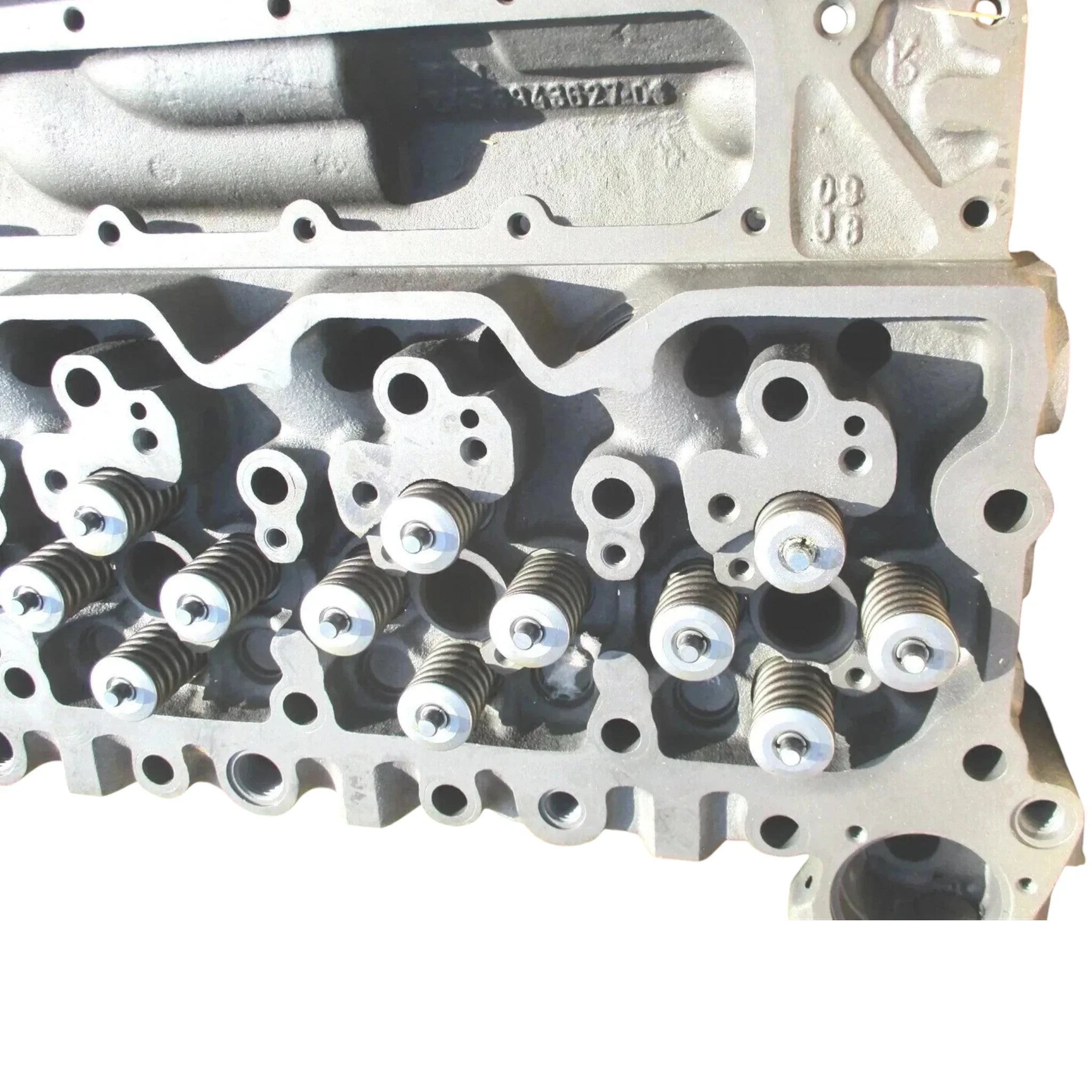 3943627 Genuine International Cylinder Head