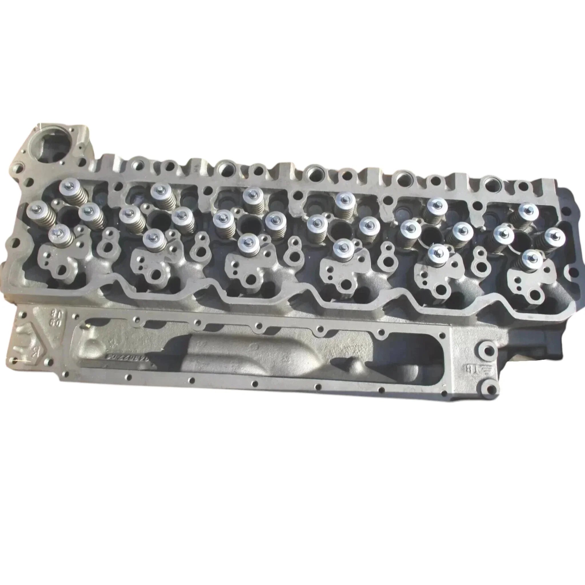 3943627 Genuine International Cylinder Head