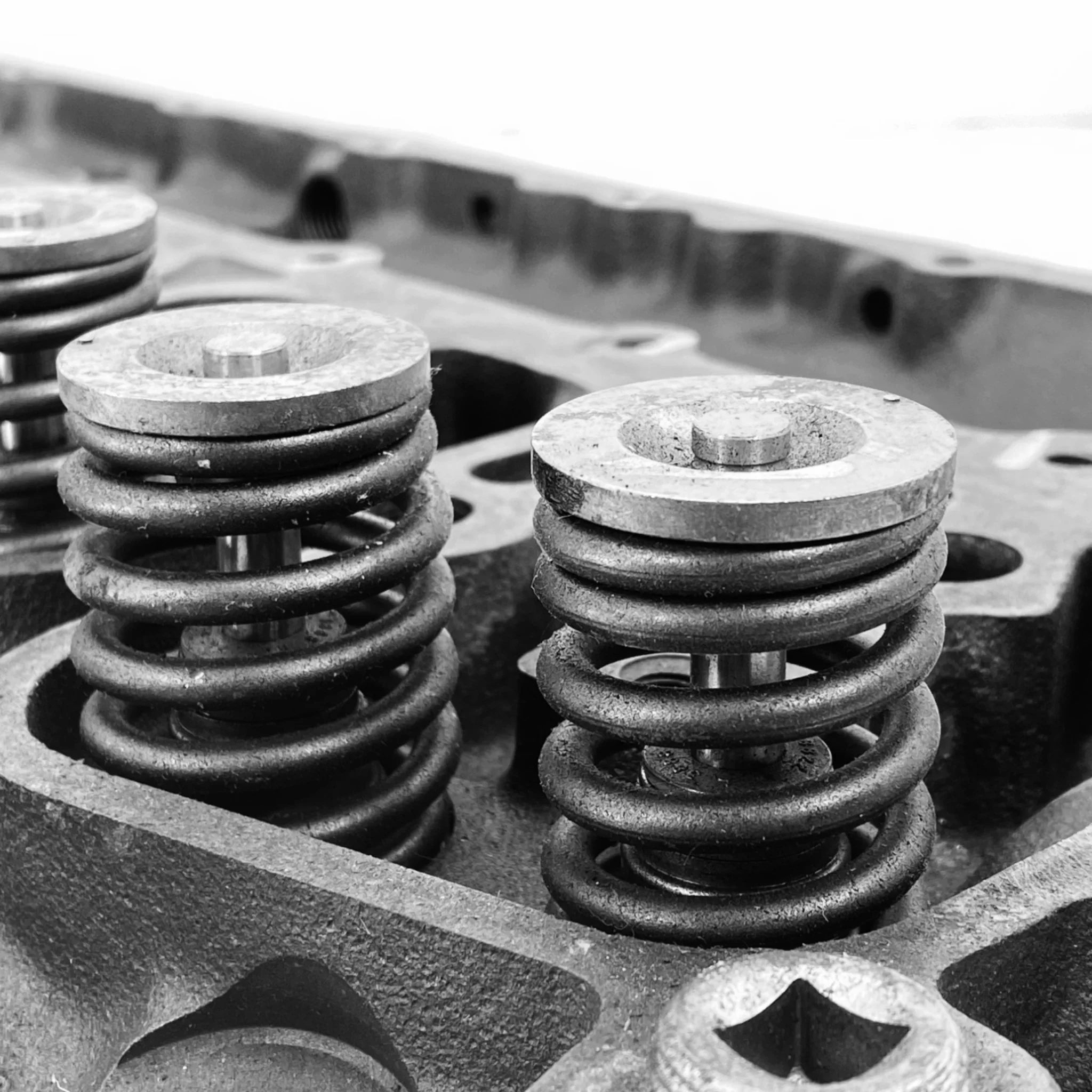 3966452 Genuine Cummins Engine Cylinder Head 5.9L 12 Valve