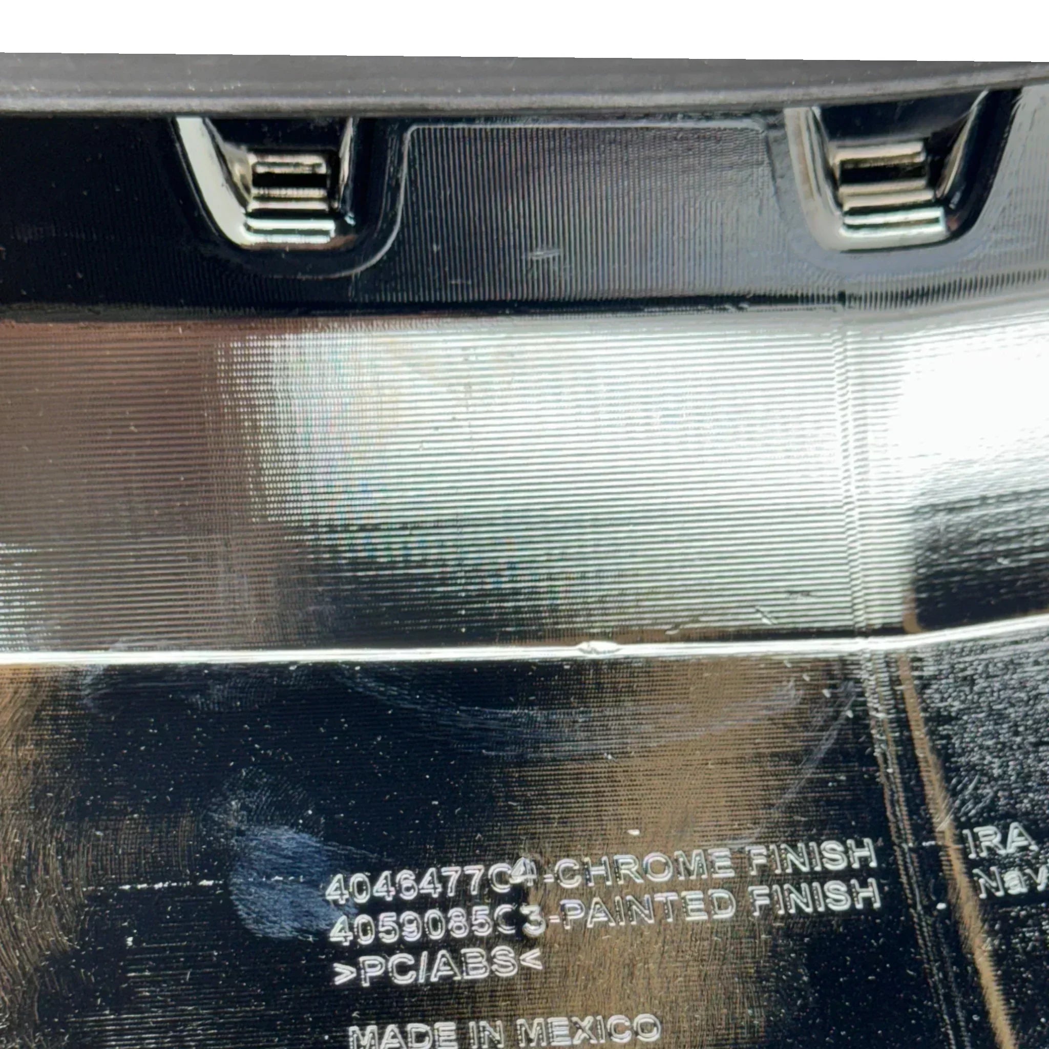 4039860C91 Genuine International Chrome Grille