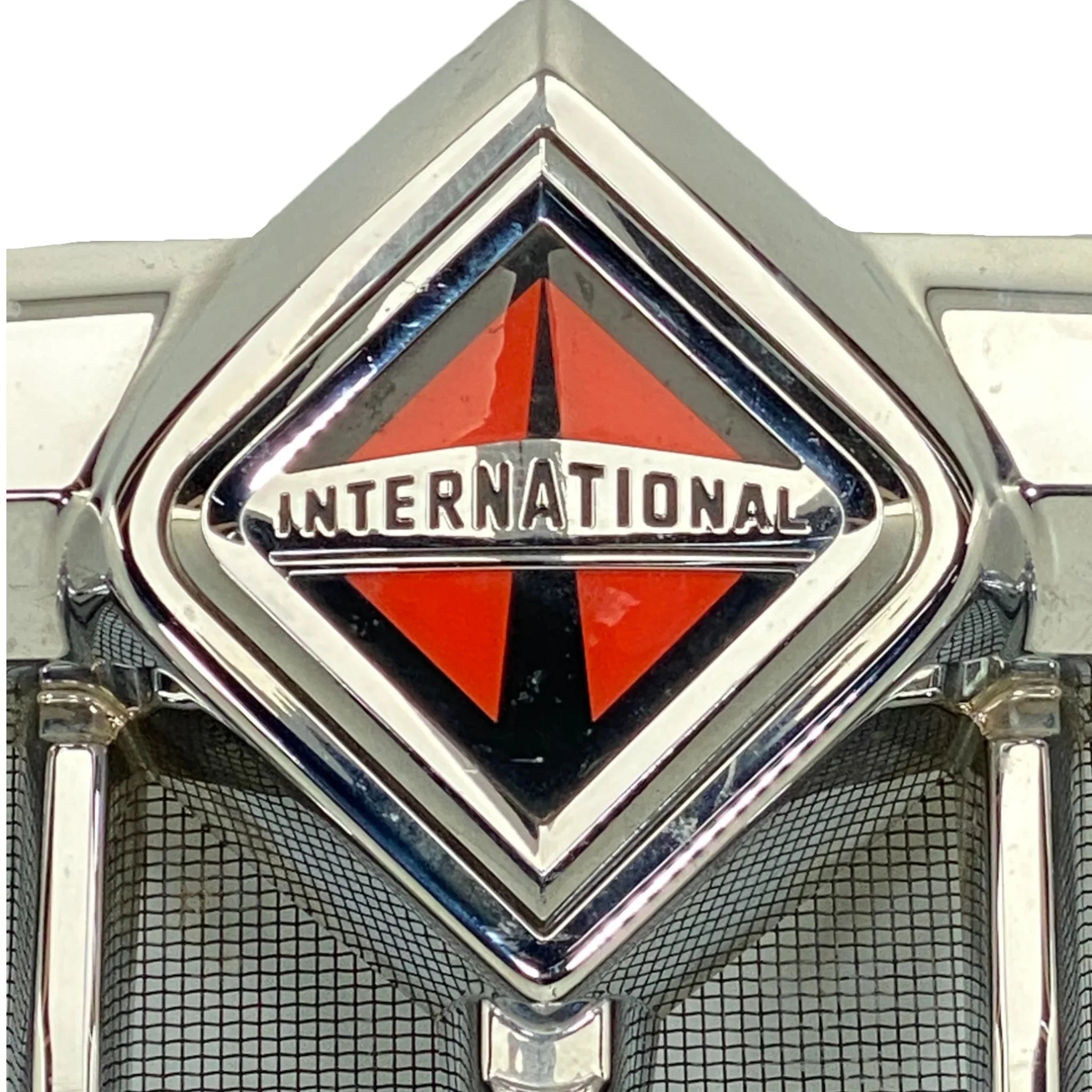 4046477C3 Genuine International Chrome Surround Grille