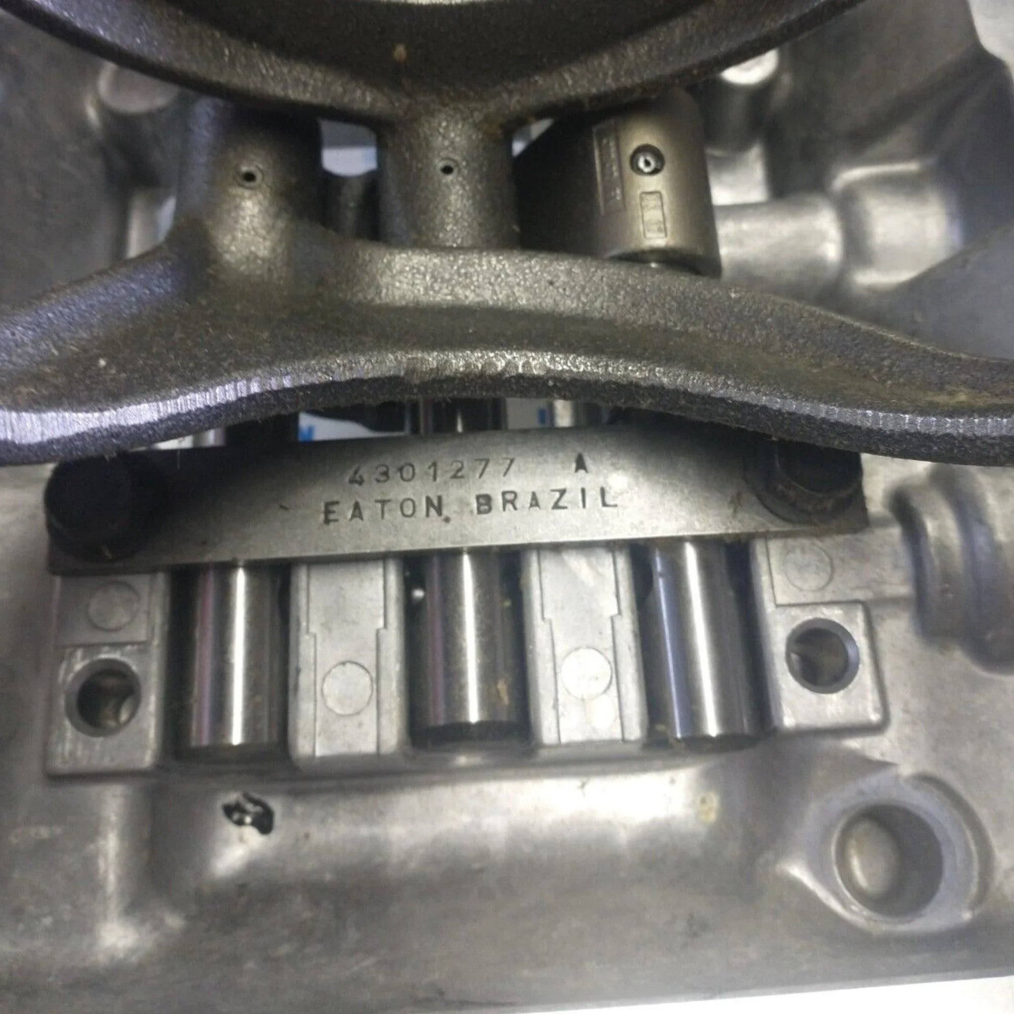 FUL S7082 Genuine Eaton Shift Bar Housing Assembly