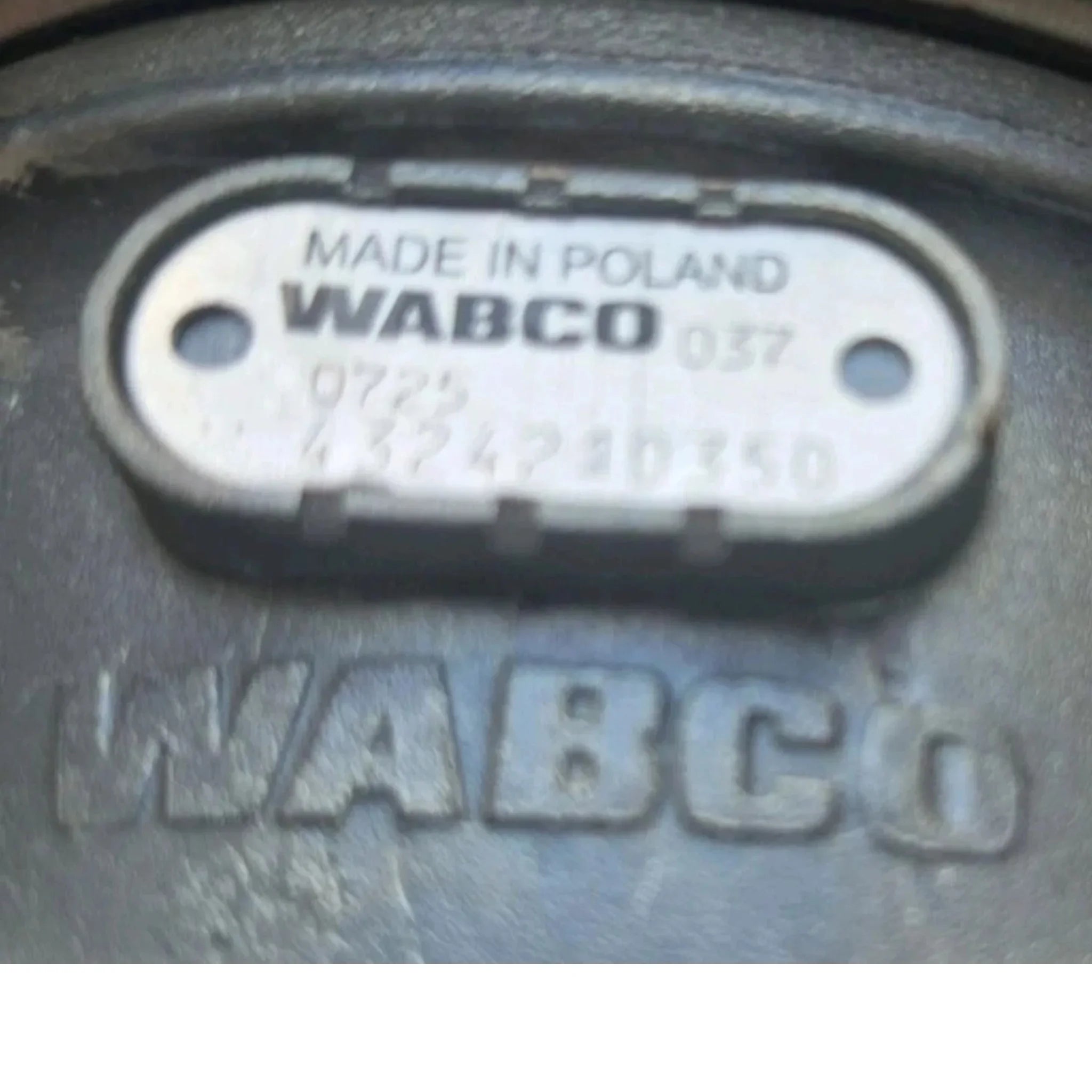 8235-S4324210400 Genuine Wabco Air Brake Dryer
