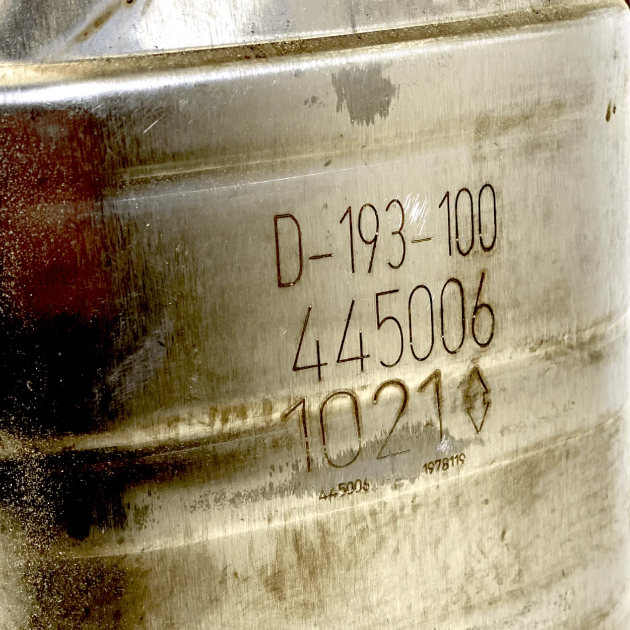 445006 Magnaflow Universal Catalytic Converter - 2.50In