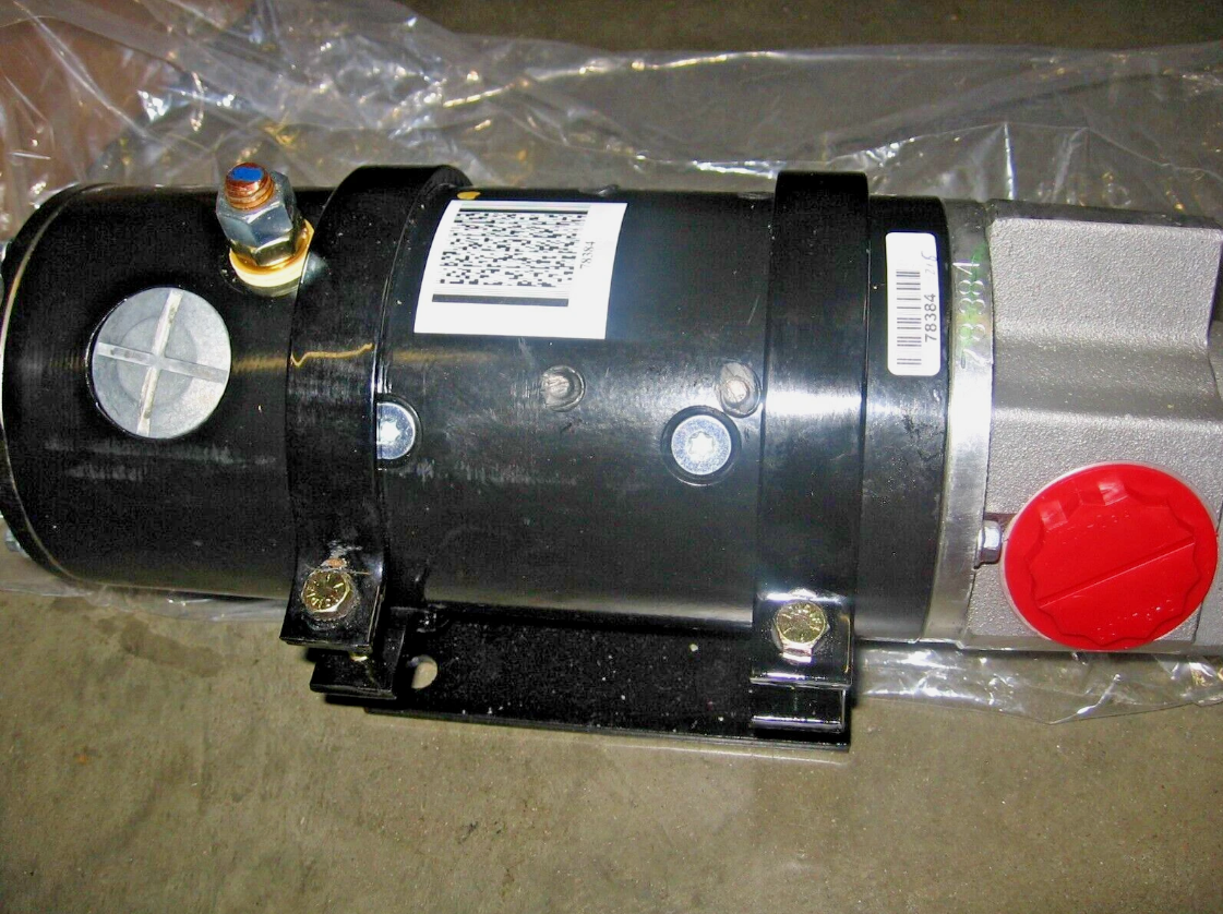 4724557 CAT Hydraulic Gear Pump 24V Electric