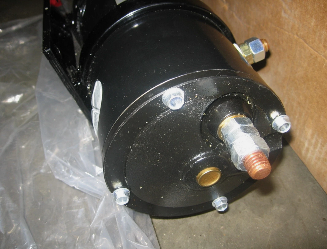 4724557 CAT Hydraulic Gear Pump 24V Electric