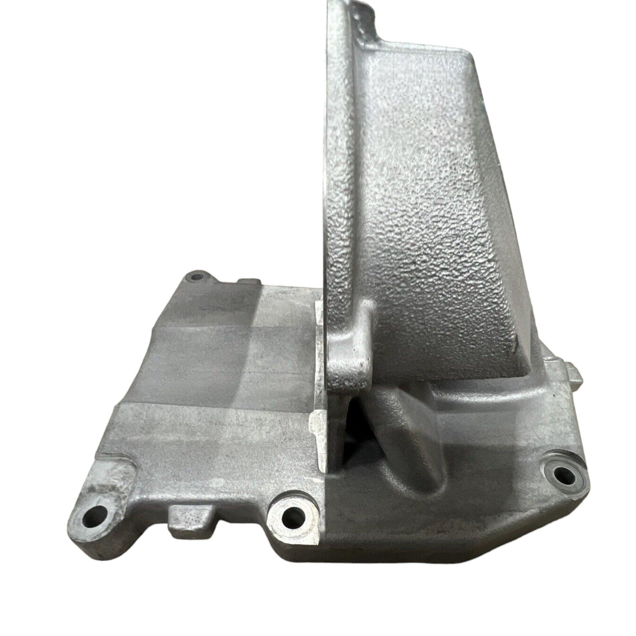 5011277R91 Genuine International Crankcase Breather Support Kit
