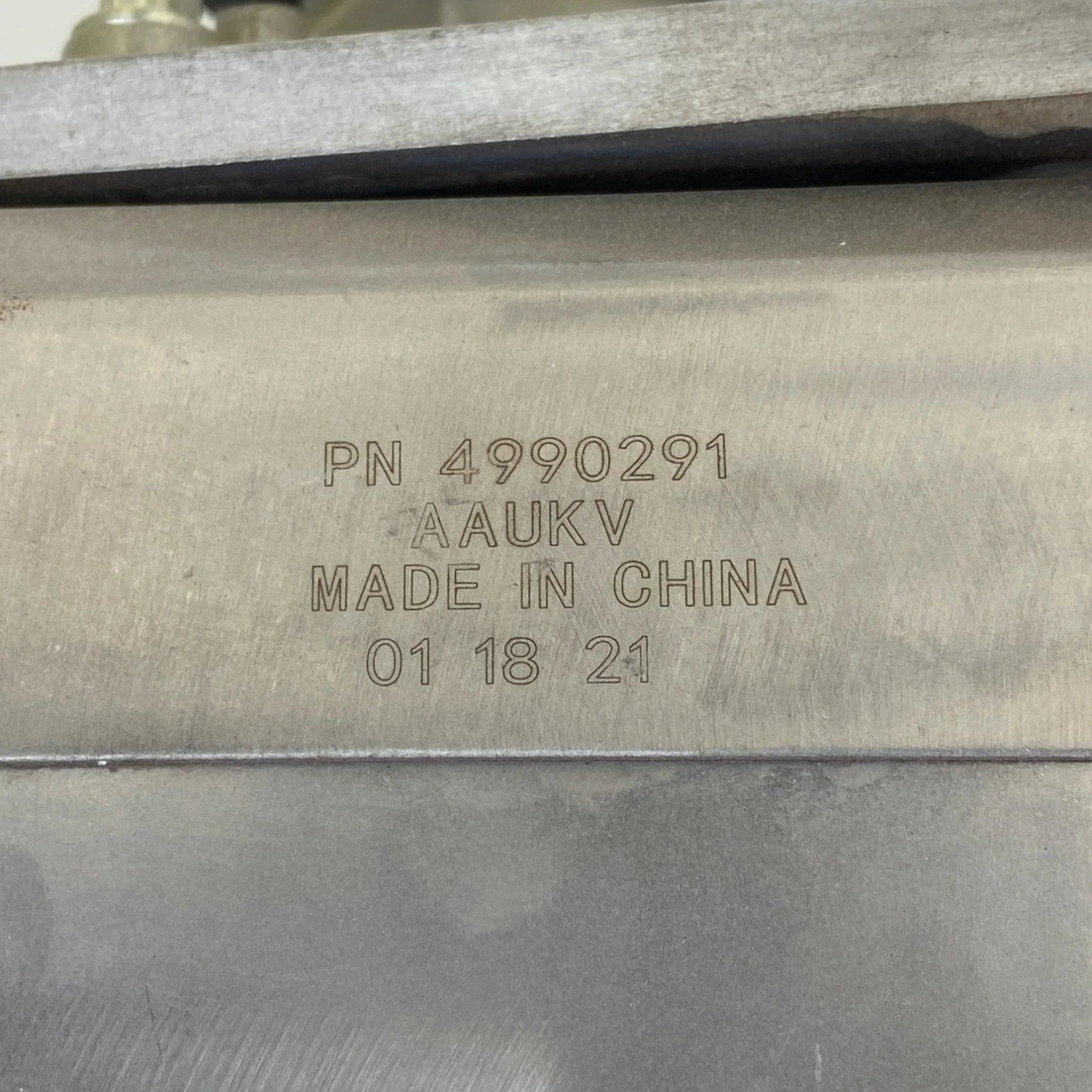 5565414 Genuine Cummins Lubricating Oil Cooler Cover