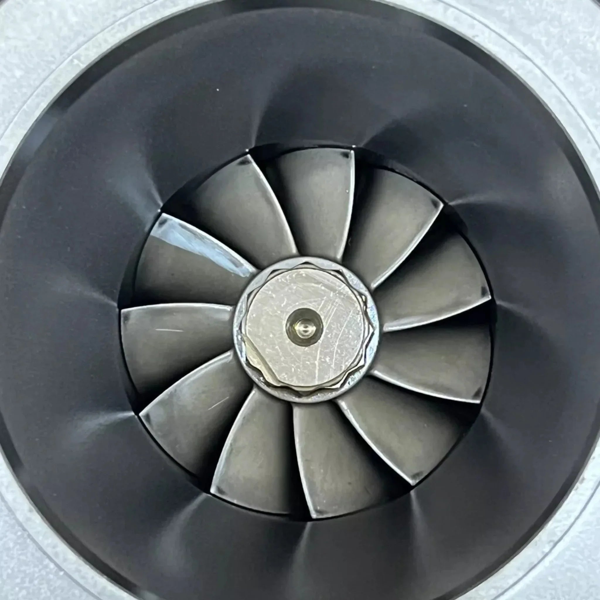 5639298 Genuine Paccar Turbocharger HE400VG With VGT Actuator