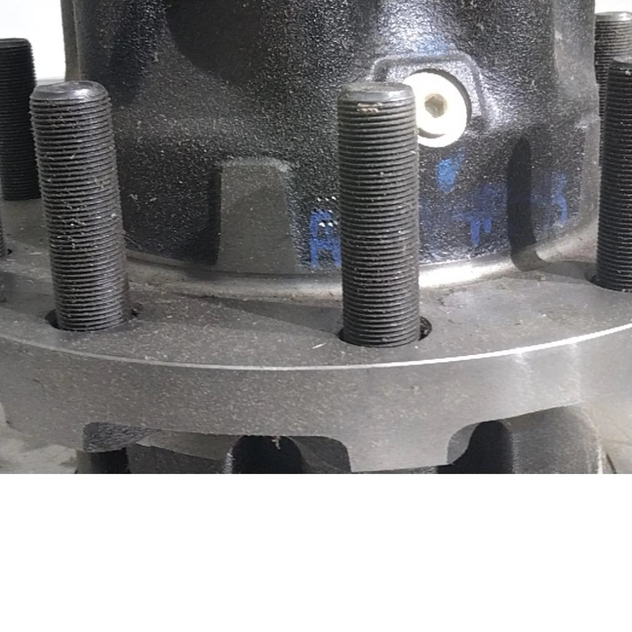 23716198 Genuine Volvo Hub - Truck To Trailer