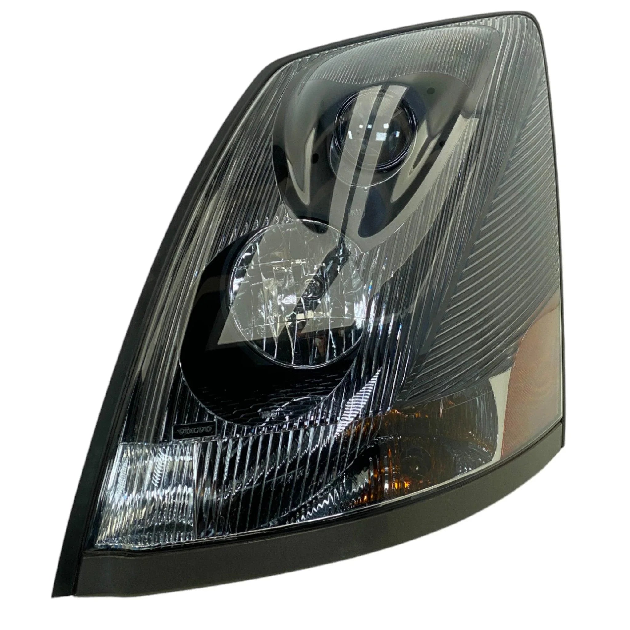 82329124 Genuine Volvo Headlight Assembly For Volvo Vnl 2014-05